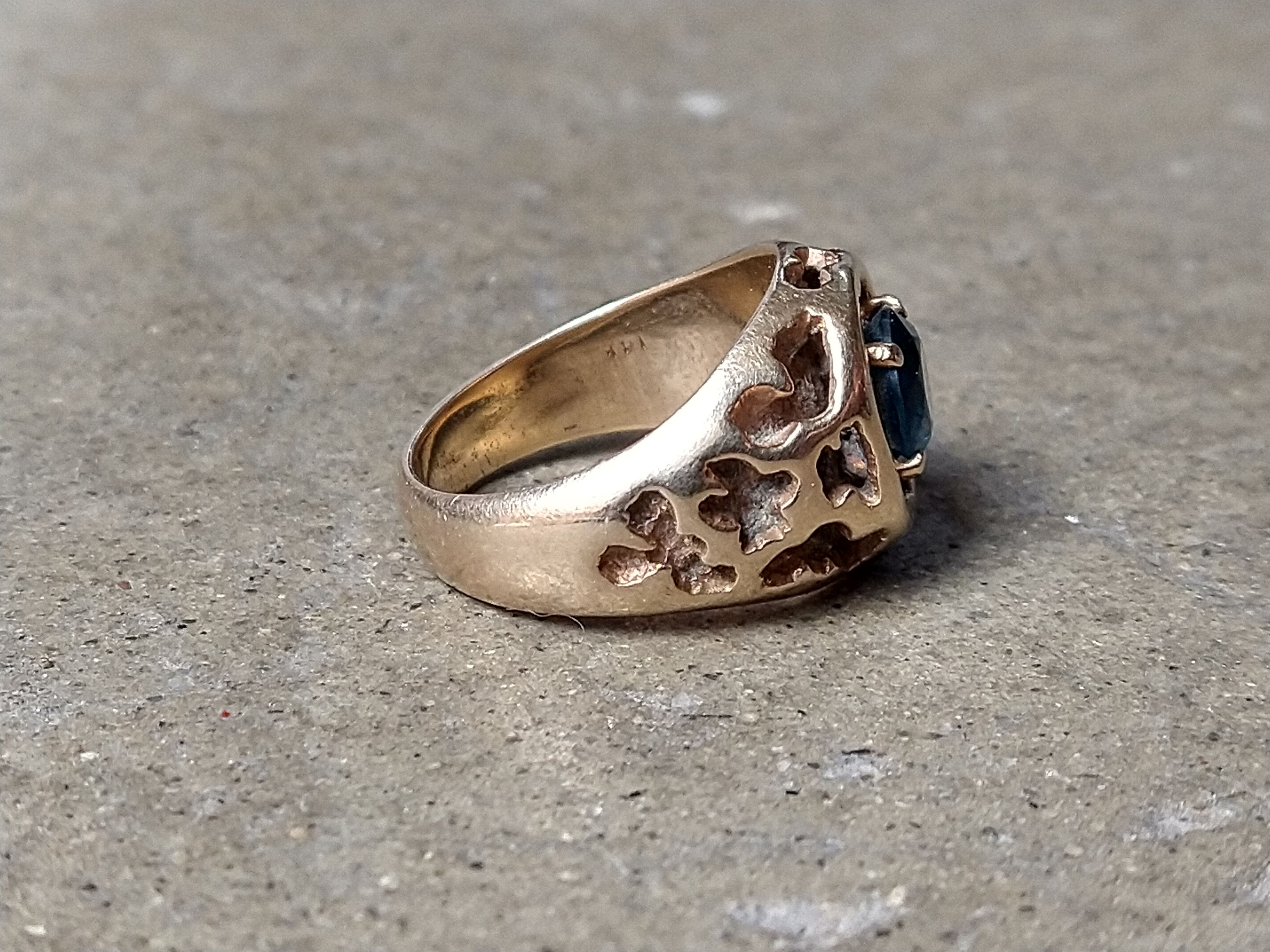 Jewelry Vintage 14K Gold Ring Size 9 Blue Glass Nugget Brutalist Size ONE SIZE - 4 Thumbnail