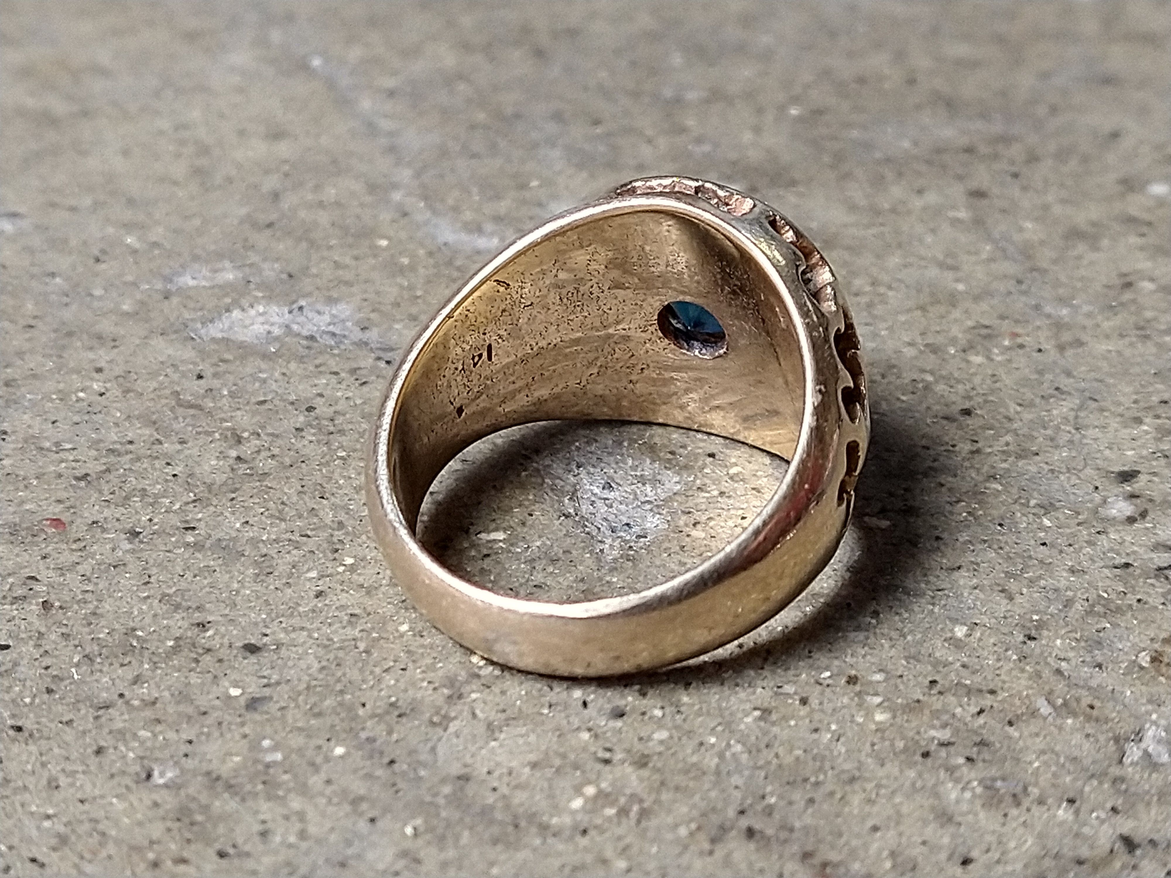 Jewelry Vintage 14K Gold Ring Size 9 Blue Glass Nugget Brutalist Size ONE SIZE - 10 Thumbnail