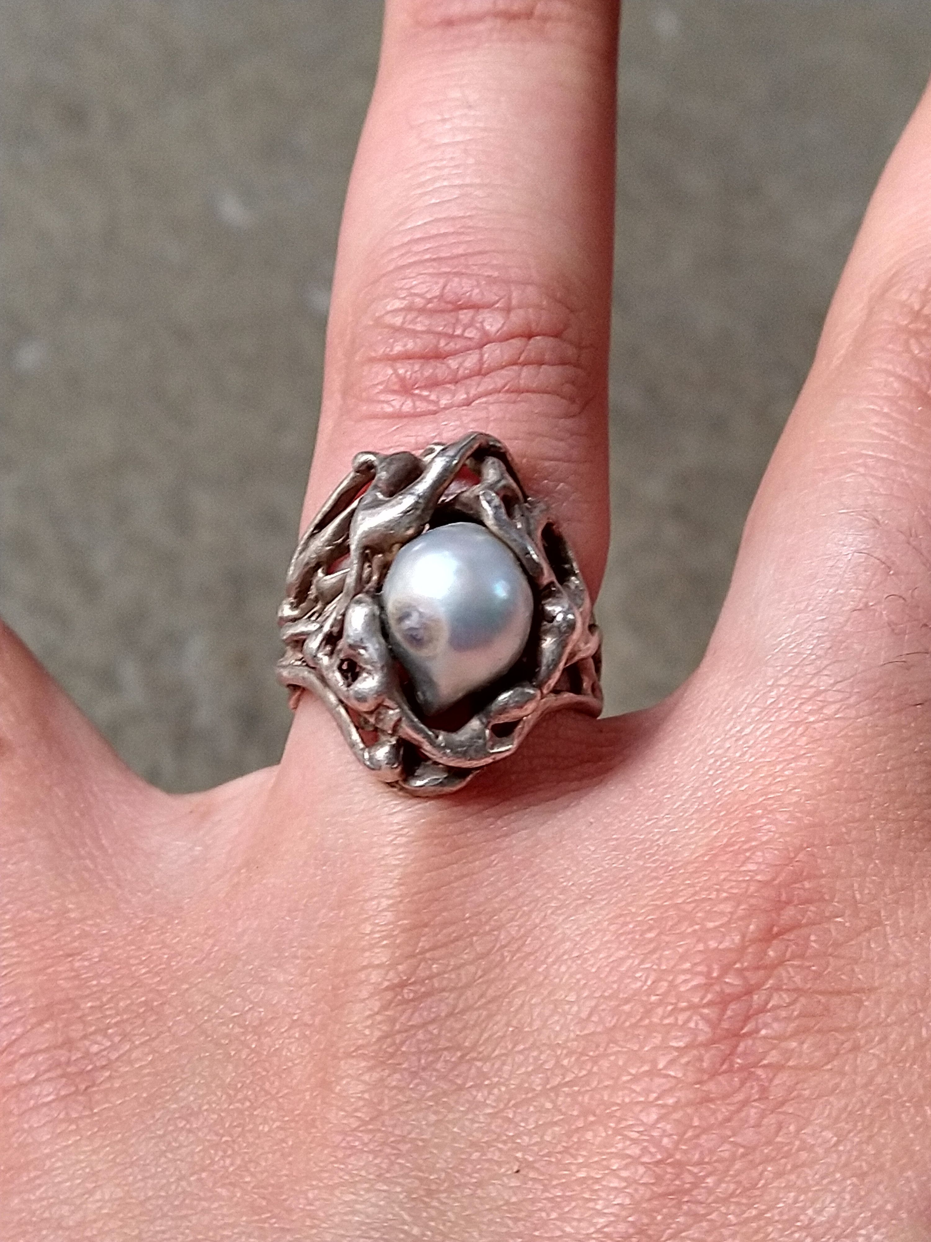 Jewelry Sterling Silver Ring Baroque Pearl Size 8 Brutalist Modern Size ONE SIZE - 15 Thumbnail