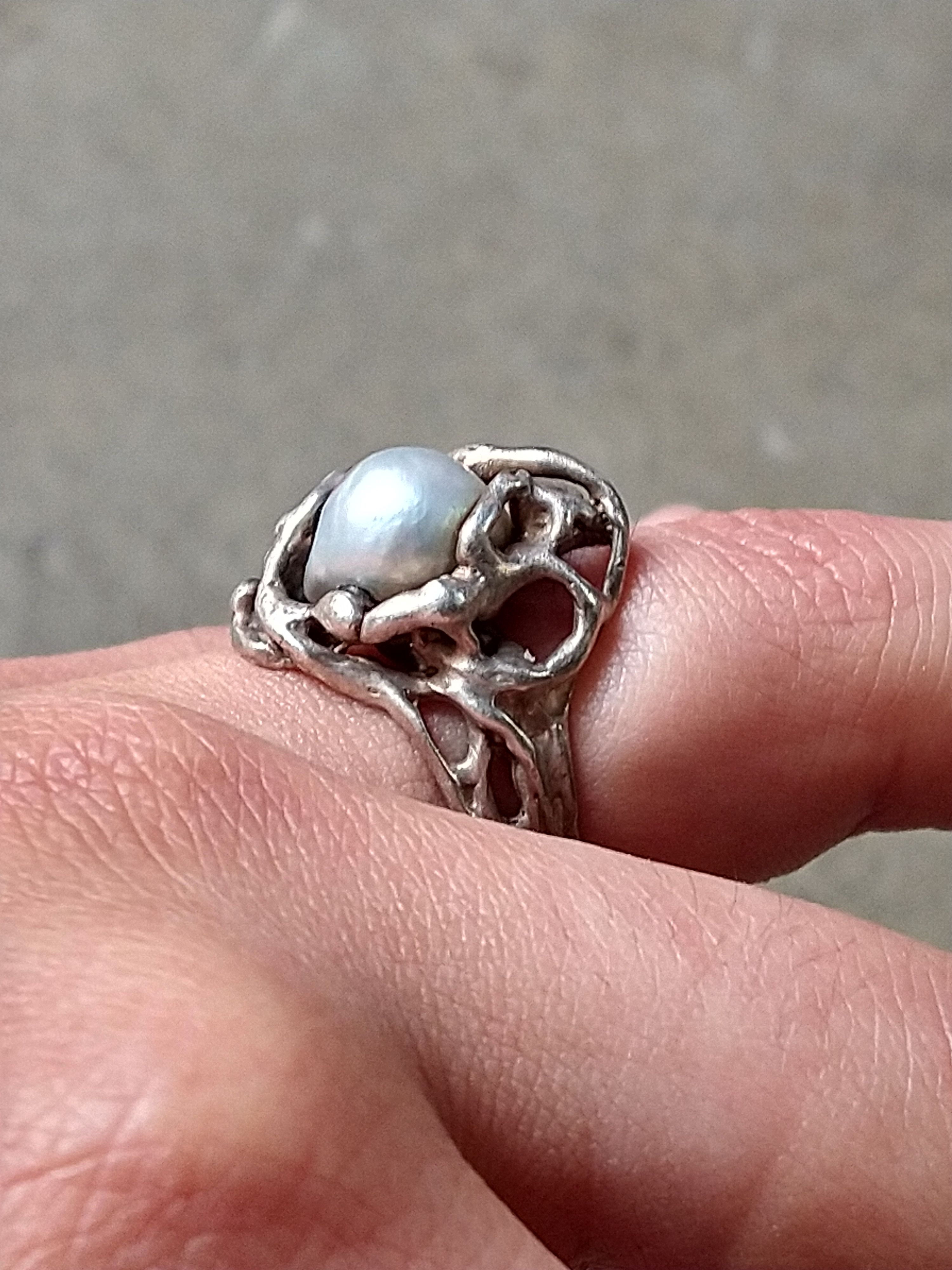 Jewelry Sterling Silver Ring Baroque Pearl Size 8 Brutalist Modern Size ONE SIZE - 16 Thumbnail