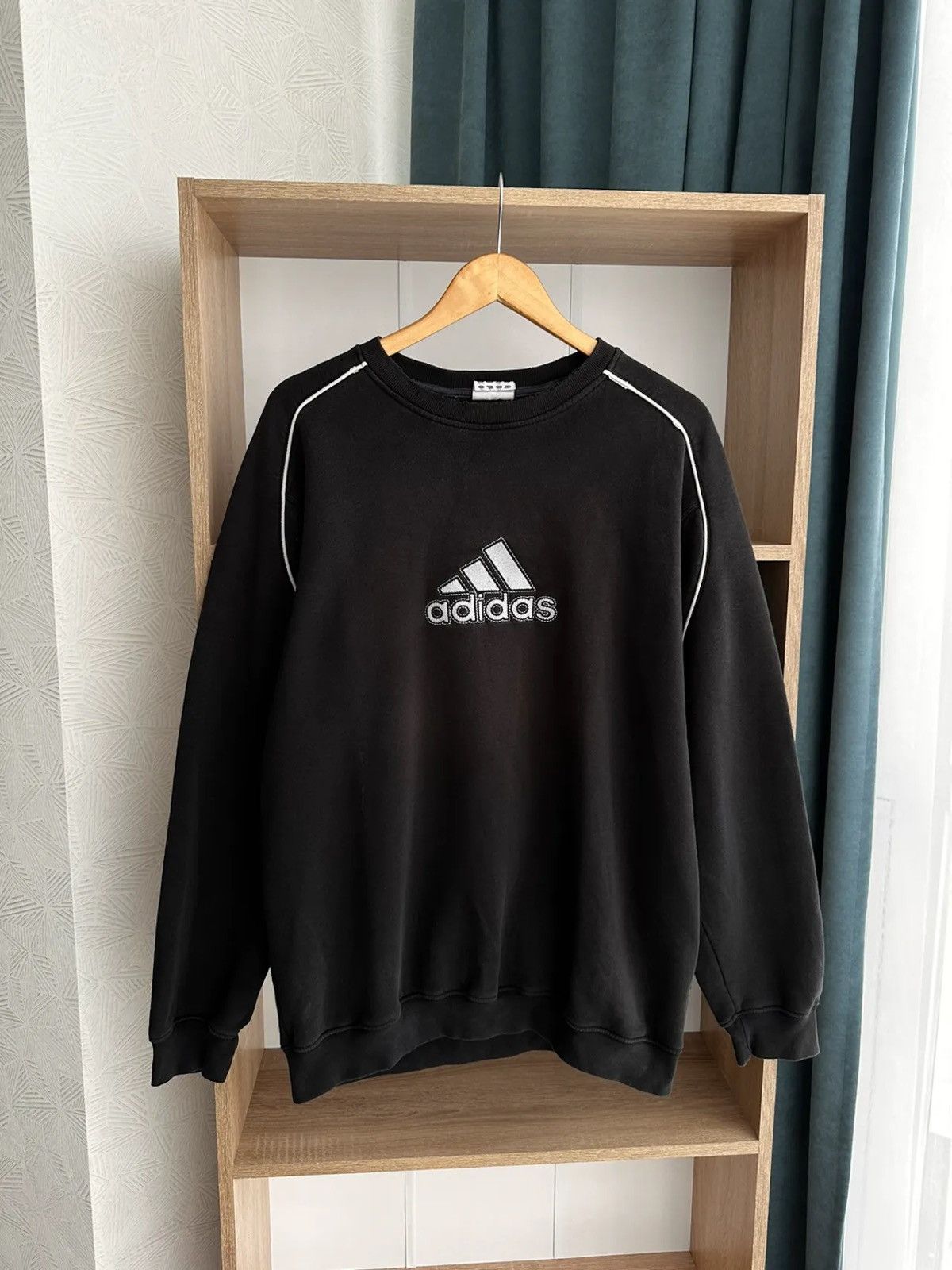 Vintage Adidas Streetstyle Oversized Distressed Sweatshirt