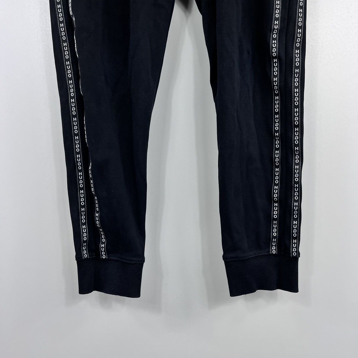 Hugo × Hugo Boss HUGO Hugo Boss Sweatpants Multilogo Black Size S Size US 30 / EU 46 - 5 Thumbnail