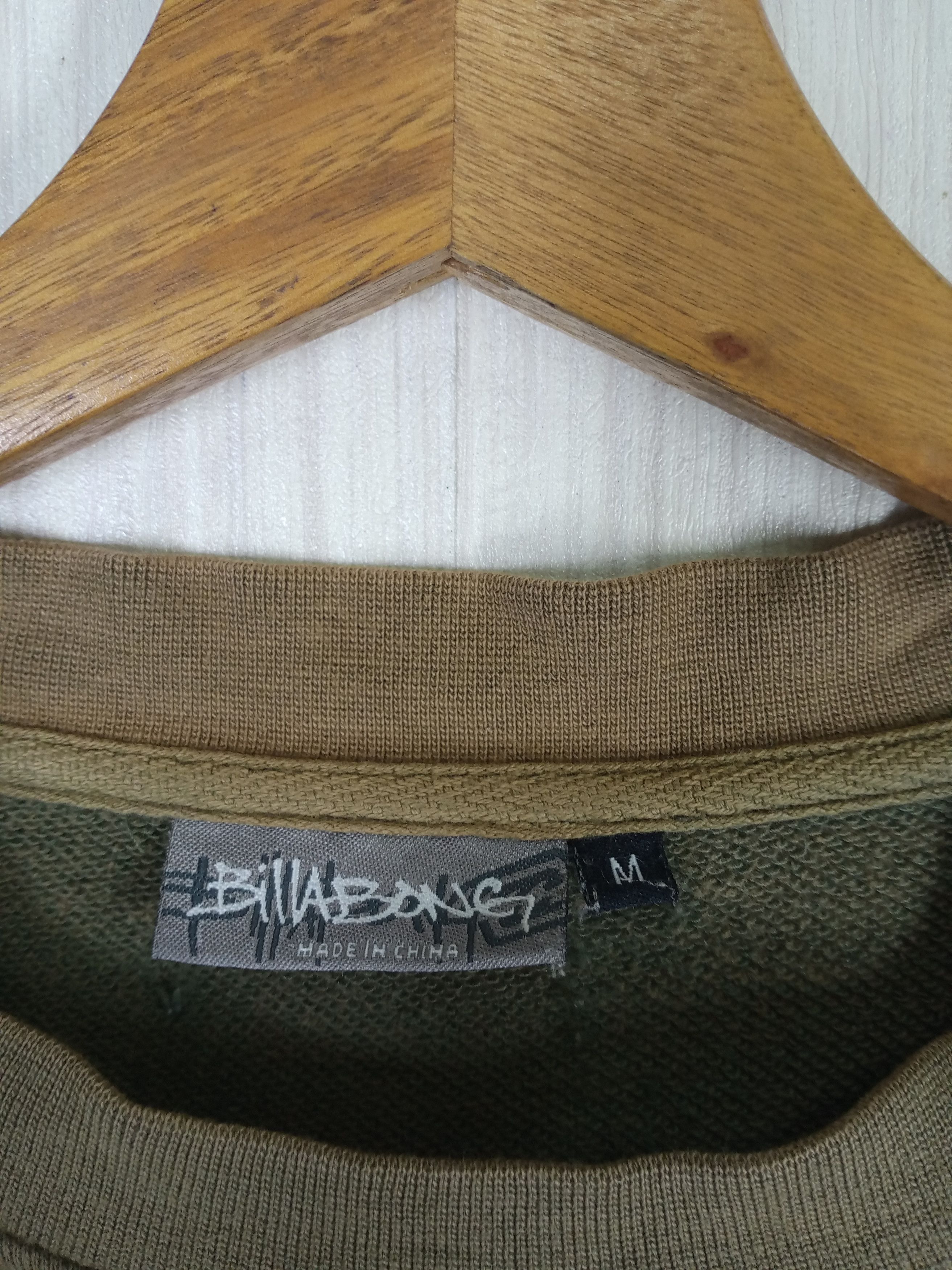 Billabong Rare Vintage 90s Billabong Big Logo Crewneck Sweatshirt Size US L / EU 52-54 / 3 - 6 Thumbnail
