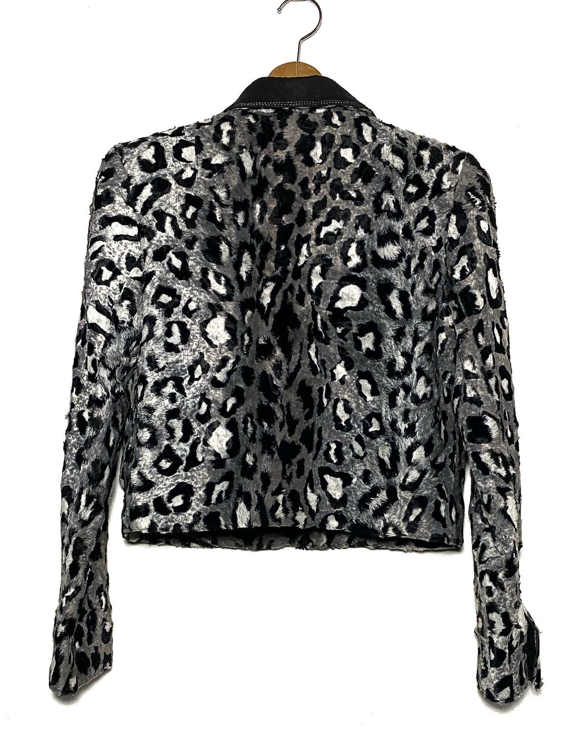 Christian Dior Monsieur Fur Christian Dior Leopard Print Croptop Jacket Size M / US 6-8 / IT 42-44 - 3 Thumbnail