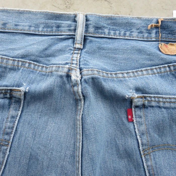 JNCO × Levi's × Vintage Vintage Levis Light Wash Distressed Jeans 35x30 Size US 35 - 9 Thumbnail