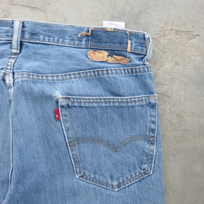 JNCO × Levi's × Vintage Vintage Levis Light Wash Distressed Jeans 35x30 Size US 35 - 8 Thumbnail