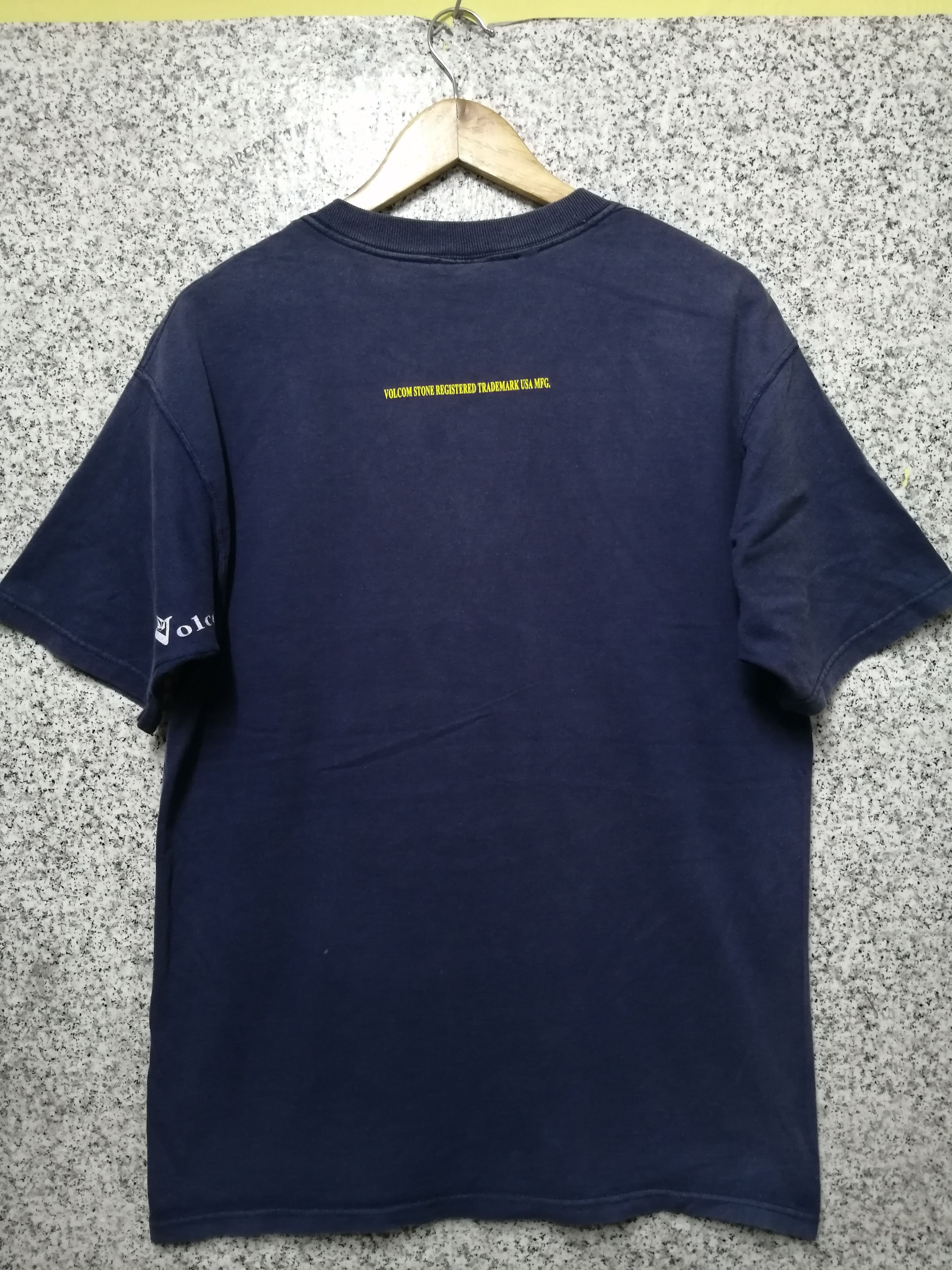 Vintage × Volcom 90s Vintage Volcom Tee Big Logo very rare Size US L / EU 52-54 / 3 - 2 Thumbnail