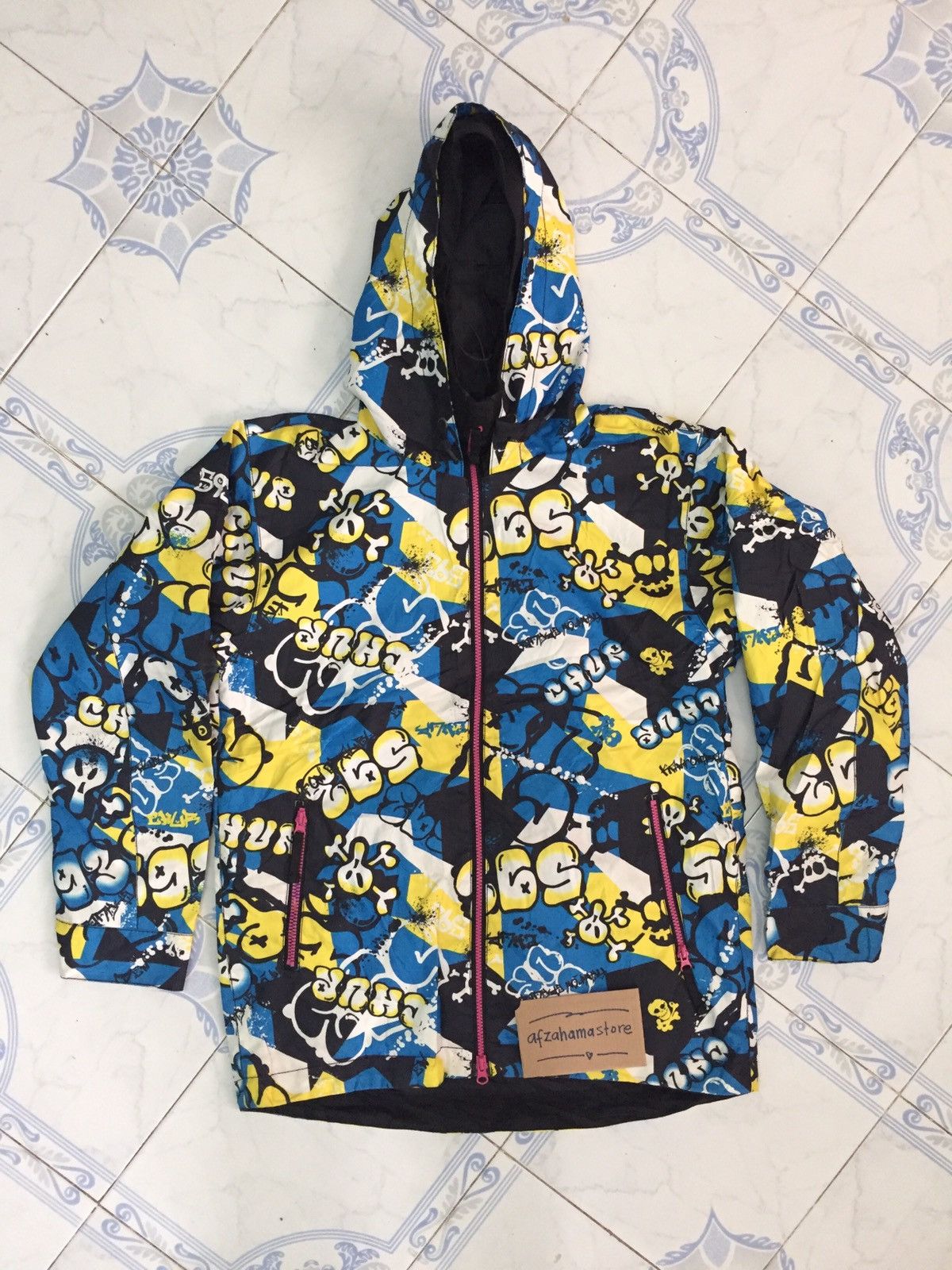 image of Wild Outdoor Apparel Nice Print Design Chur Snowboarding Outdoor Jacket Hoodie, Men's (Size Small)