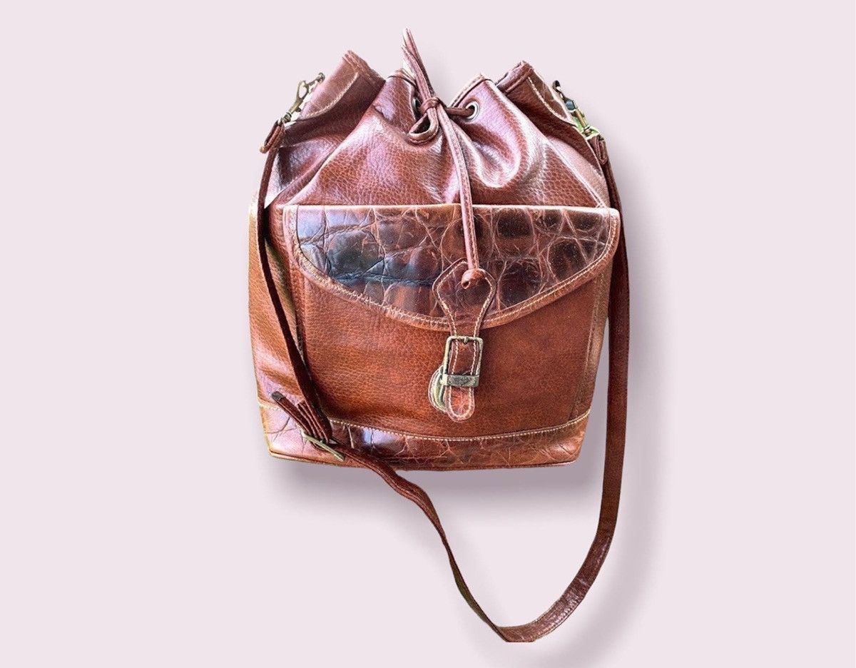 Vintage Vintage Leather Bucket Bag Designer Backpack Purse Size ONE SIZE - 1 Thumbnail