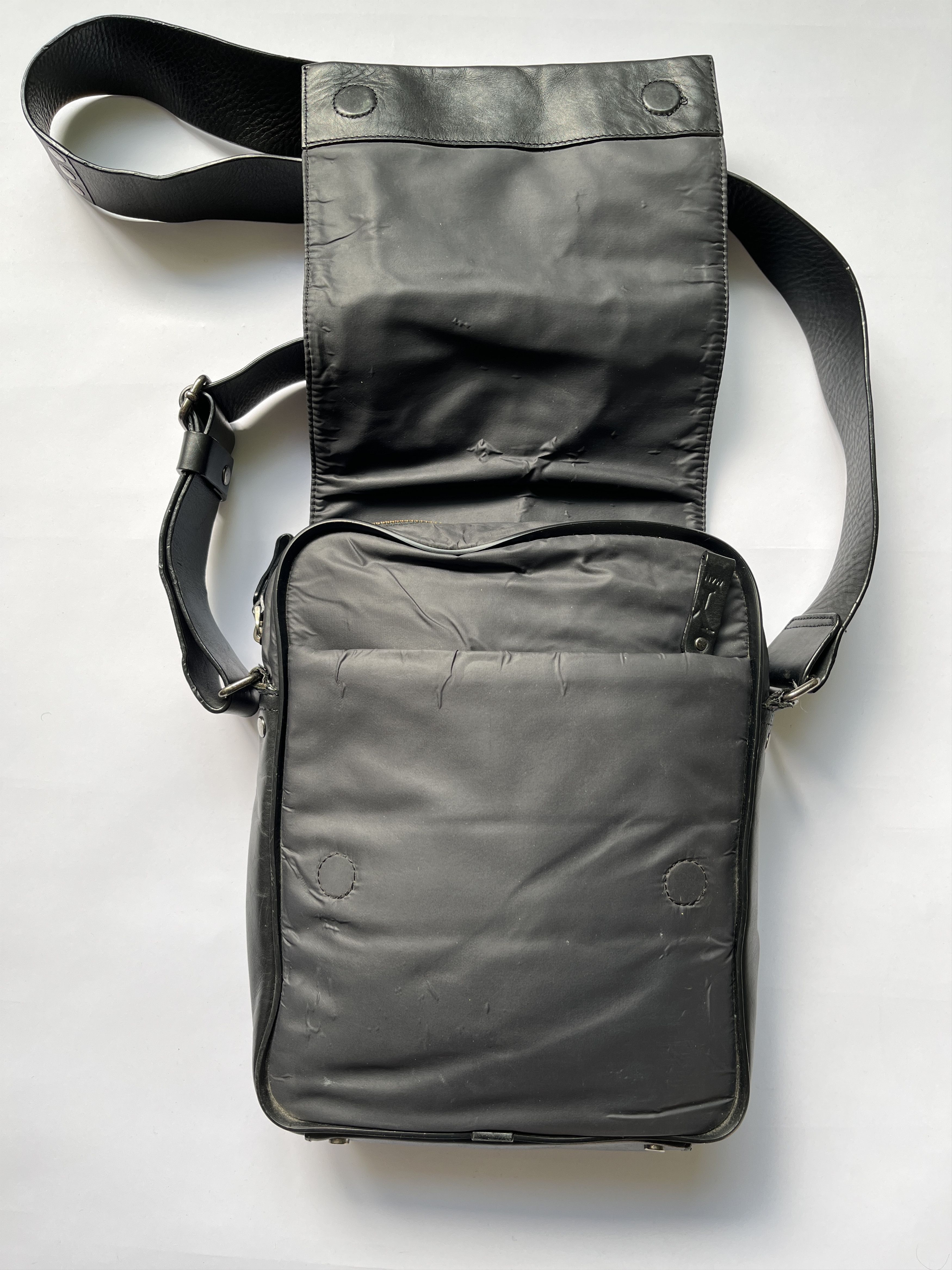Y's ⚡️QUICK SALE⚡️2007 Y's Mandarina Black Leather & Nylon Bag Size ONE SIZE - 3 Thumbnail
