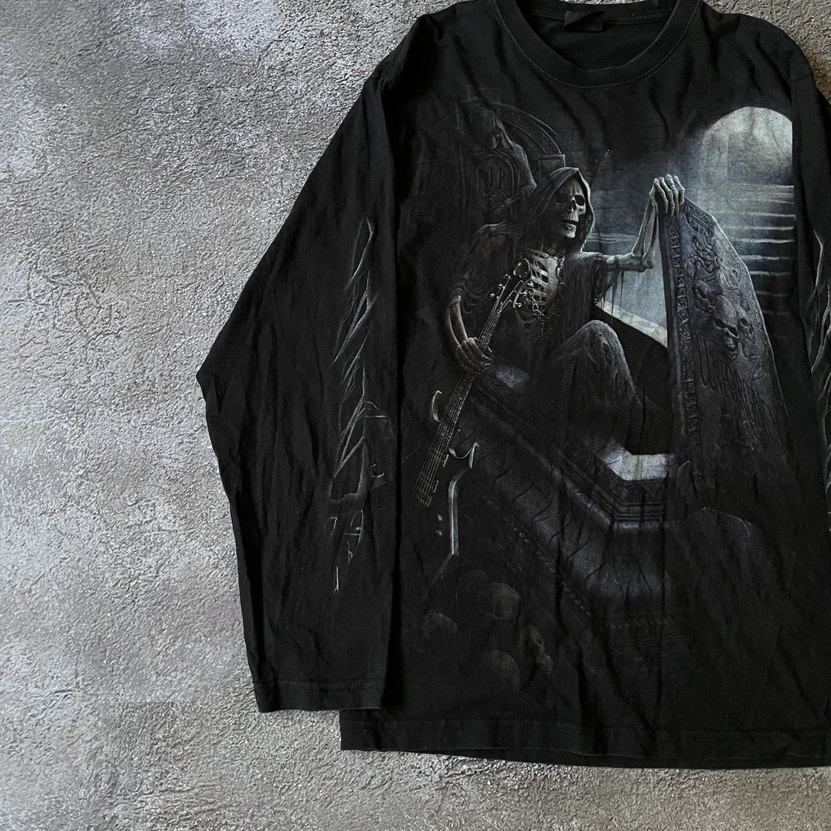 Vintage Vintage Y2K Goth Graphic Tee Skulls All Over Print Faded L Size US L / EU 52-54 / 3 - 4 Thumbnail