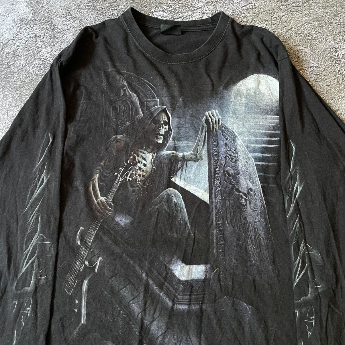 Vintage Vintage Y2K Goth Graphic Tee Skulls All Over Print Faded L Size US L / EU 52-54 / 3 - 5 Thumbnail