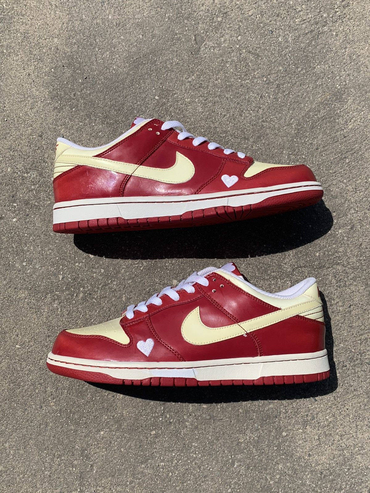 Nike Nike Dunk Low Valentines Day 2004 WMNS Varsity Red Size US 8.5 / EU 41-42 - 1 Thumbnail