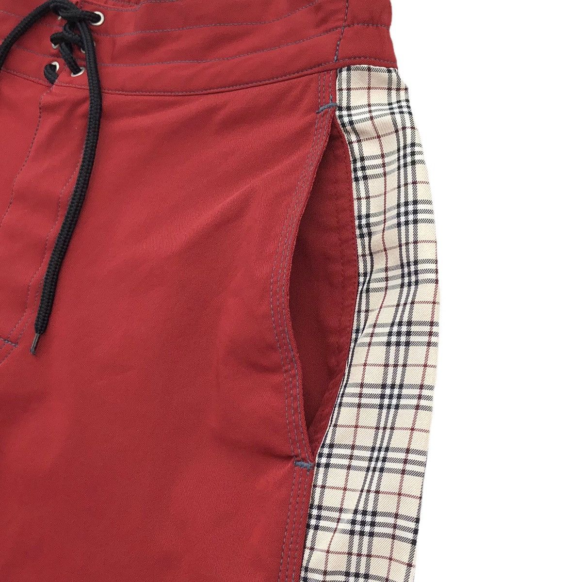 Burberry Burberry Black Label Red Novacheck Swim Shorts Pant Size US 32 / EU 48 - 3 Thumbnail