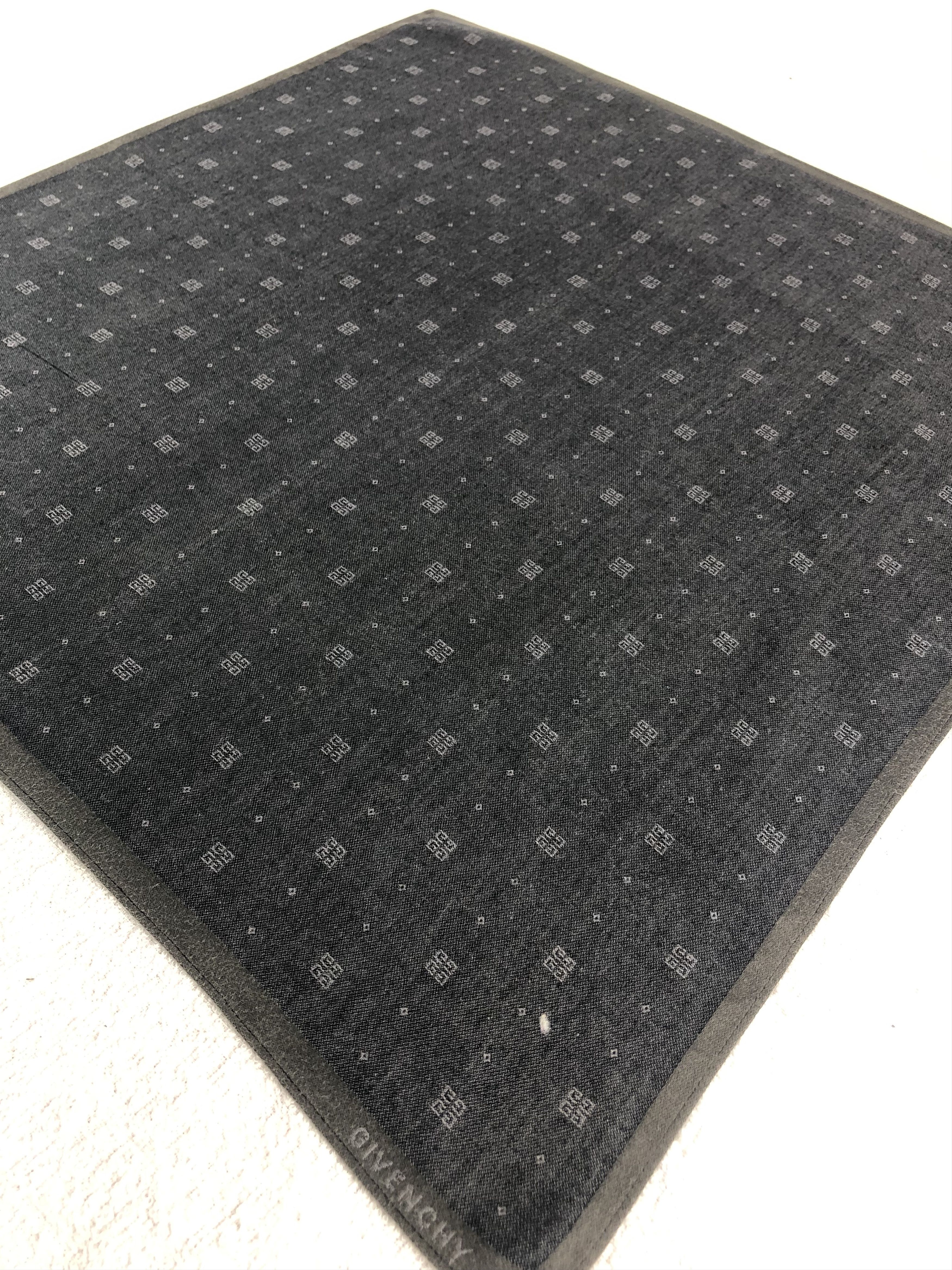 Vintage Givenchy Handkerchief / Bandana / Neckerchief C106 Size ONE SIZE - 4 Thumbnail