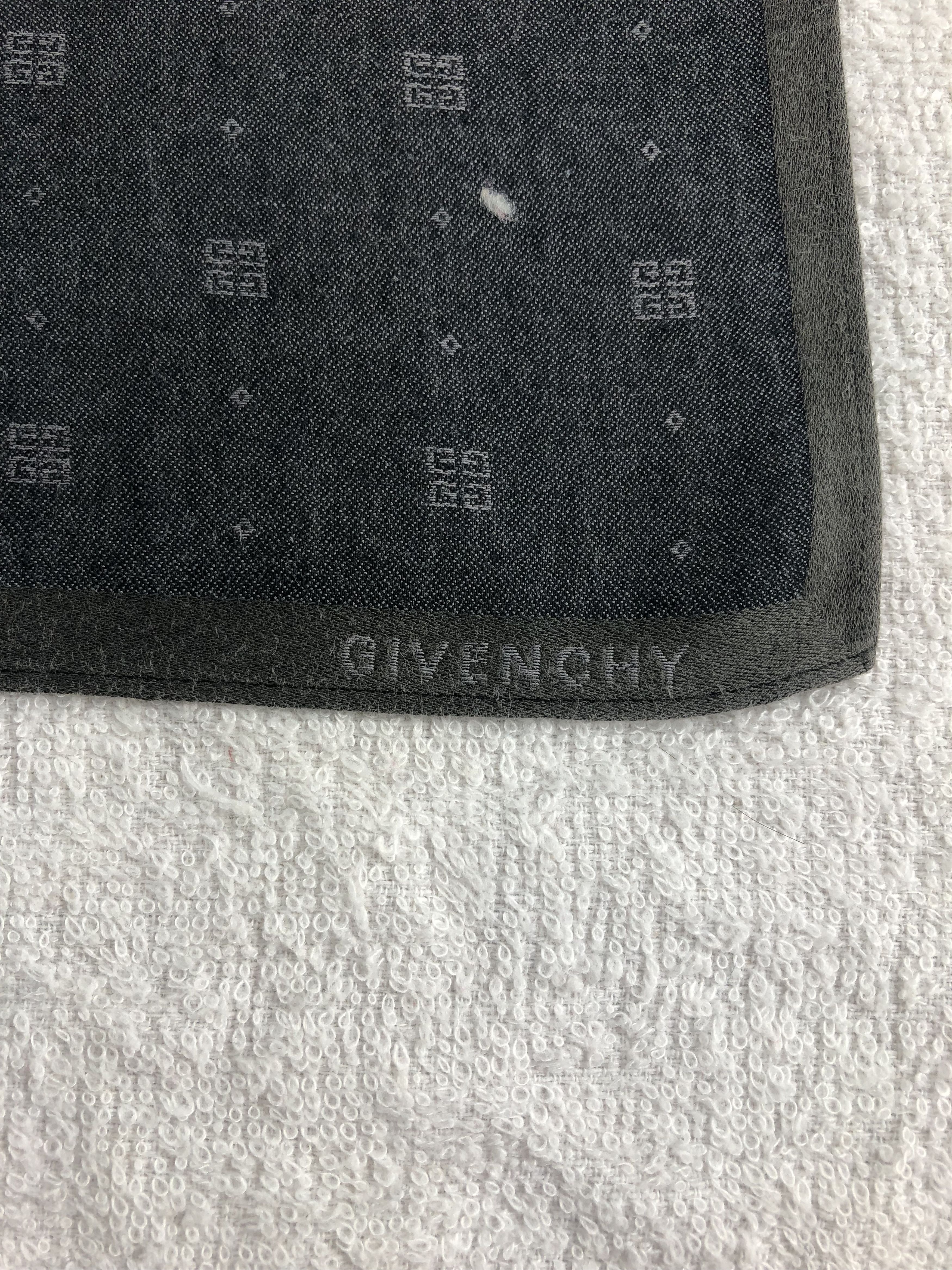 Vintage Givenchy Handkerchief / Bandana / Neckerchief C106 Size ONE SIZE - 5 Thumbnail