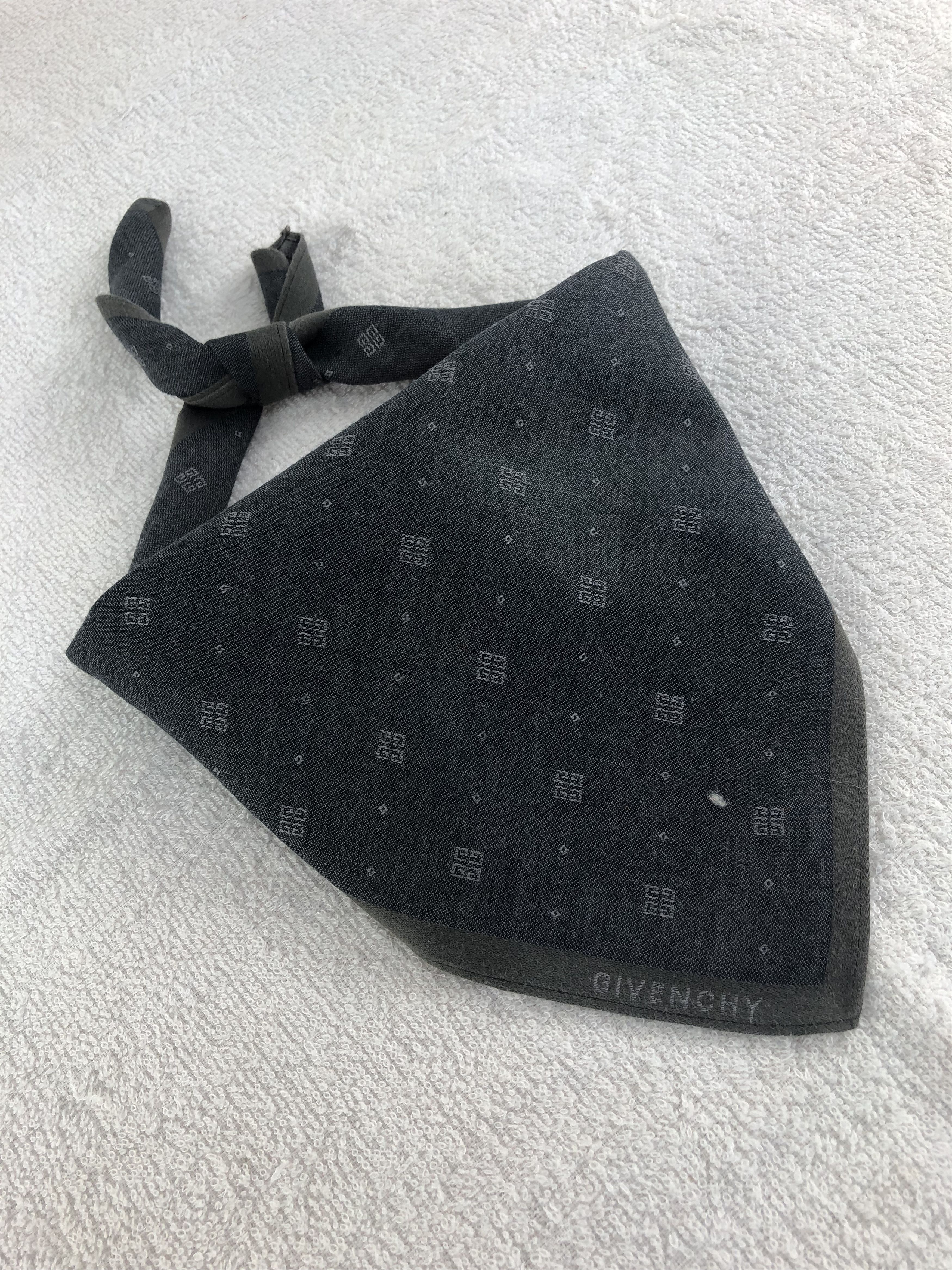 Vintage Givenchy Handkerchief / Bandana / Neckerchief C106 Size ONE SIZE - 2 Thumbnail