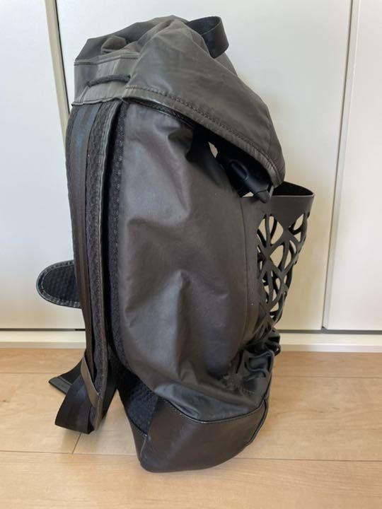 Y-3 × Yohji Yamamoto Perforated Crossbody Backpack Size ONE SIZE - 4 Thumbnail