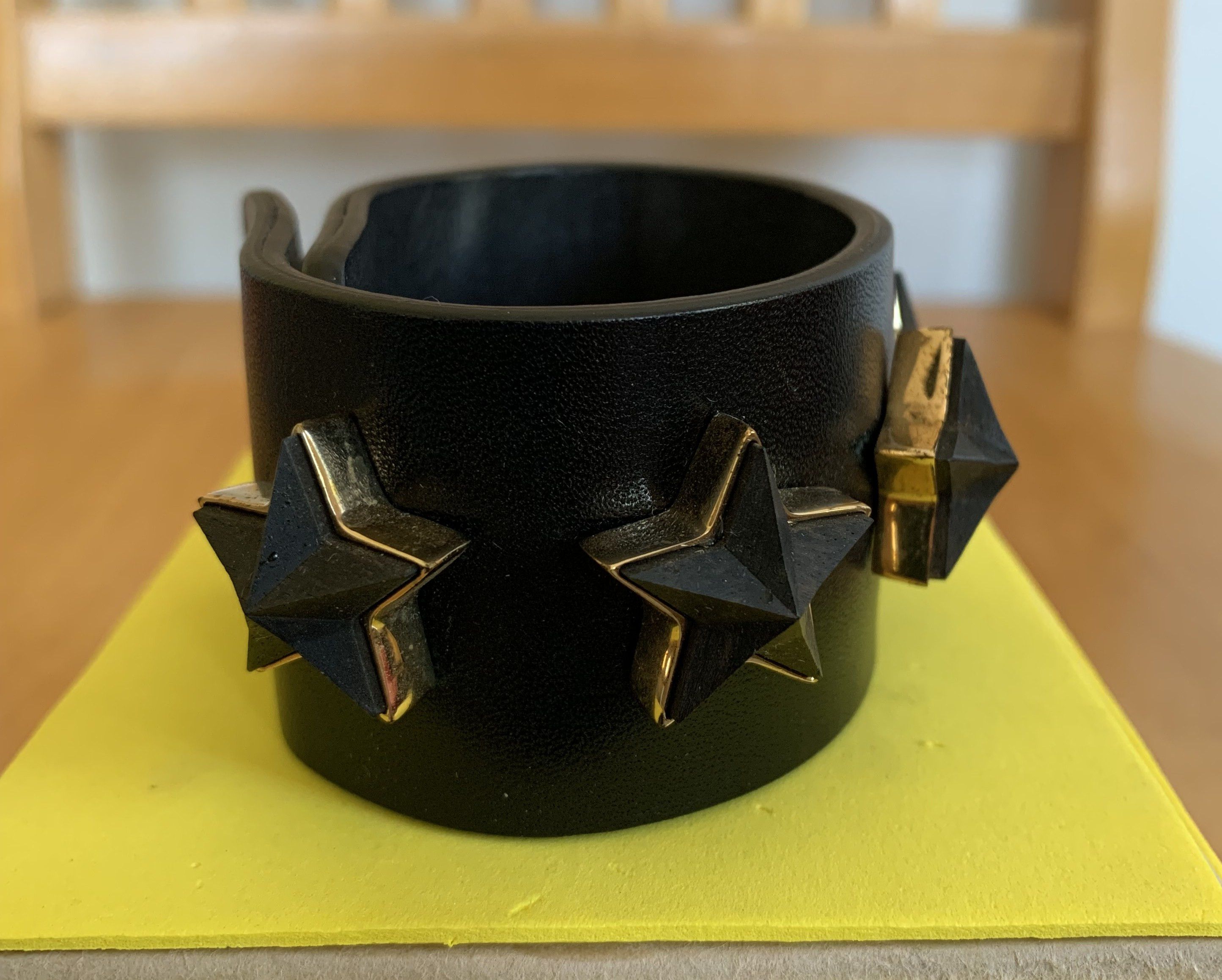 Givenchy Givenchy Stars Leather Bracelet! Size ONE SIZE - 2 Thumbnail