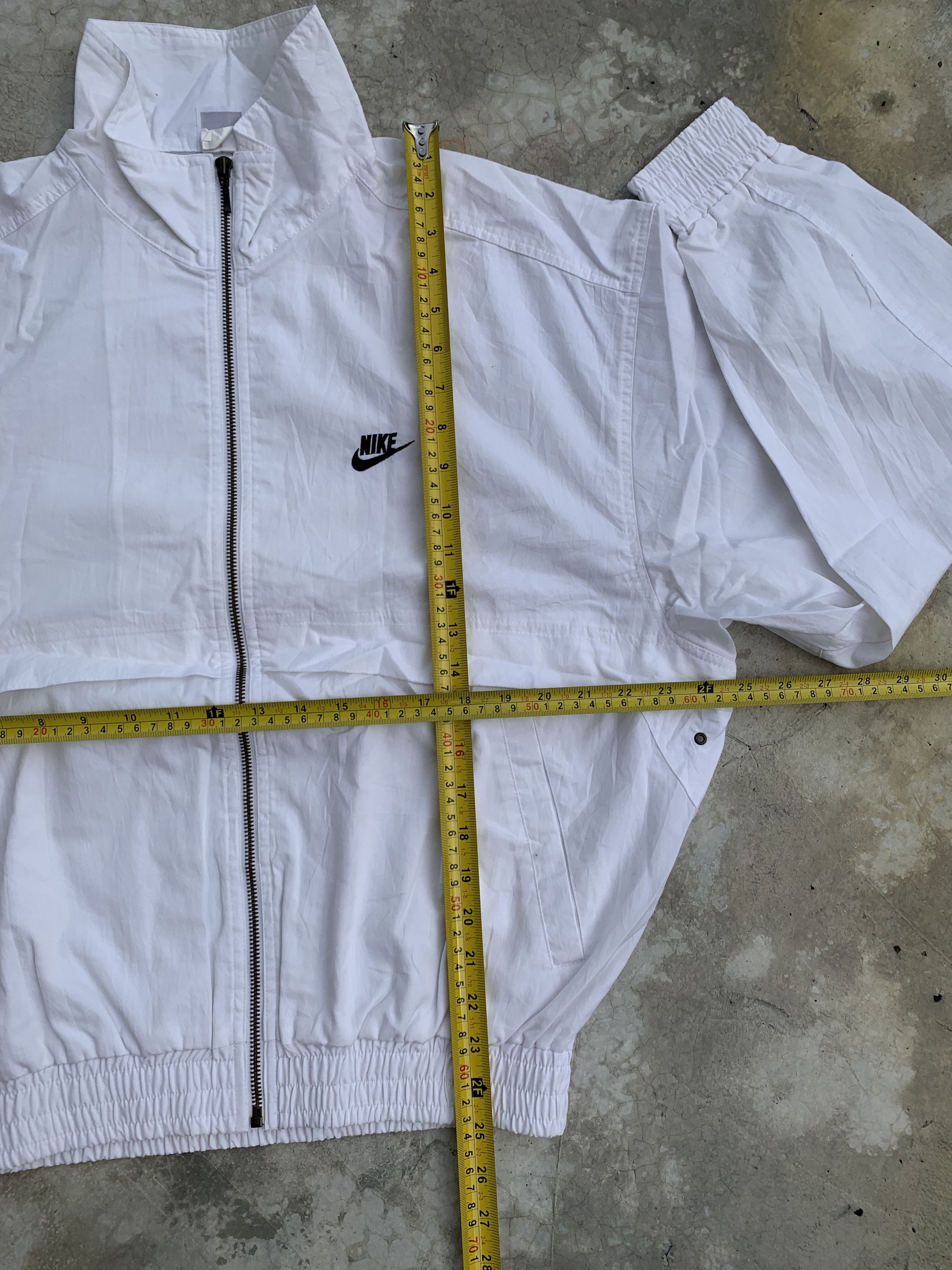 Nike Vintage 90s Nike Mini Swoosh Windbreaker Light Jacket Size US L / EU 52-54 / 3 - 6 Thumbnail