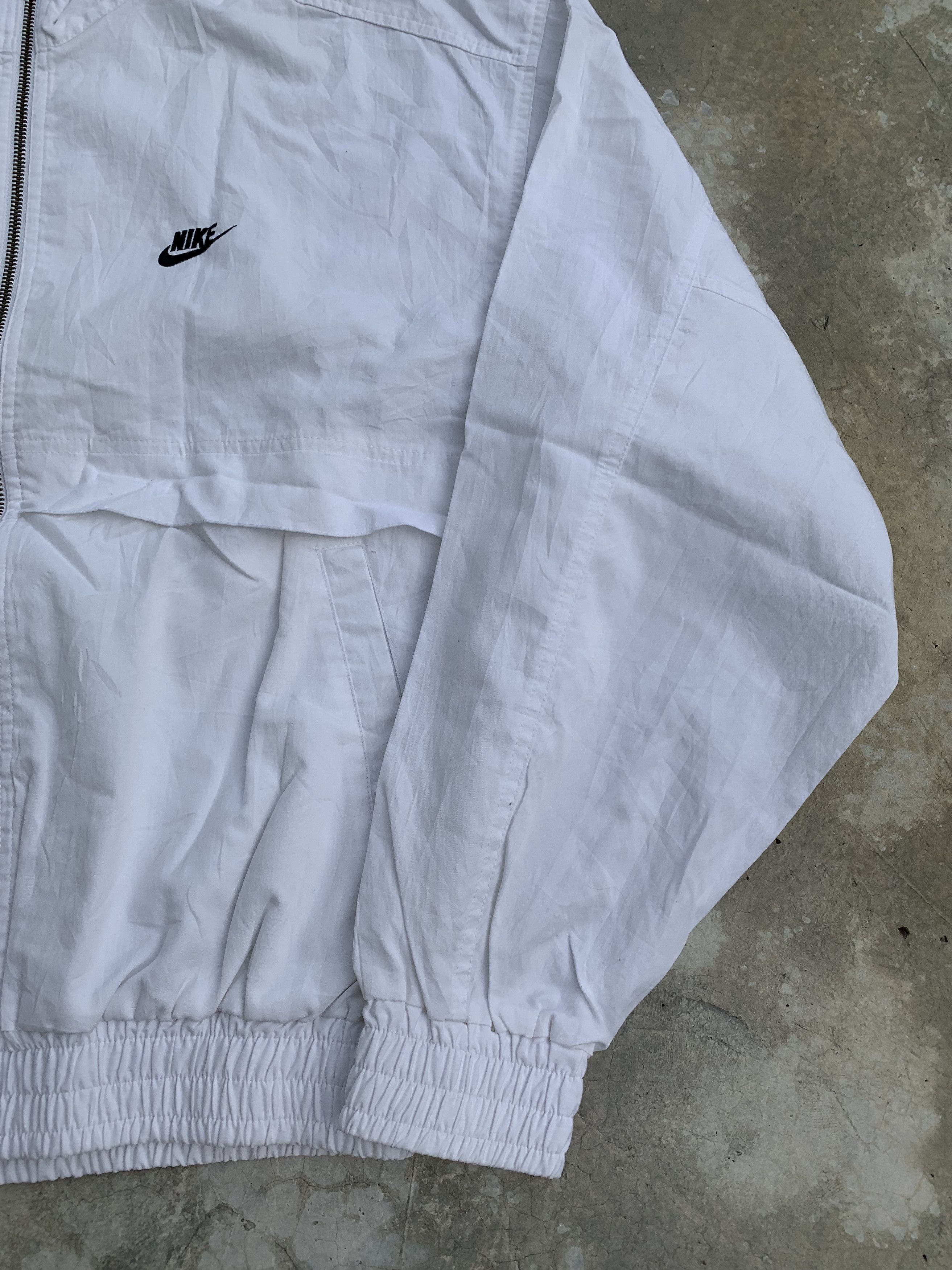 Nike Vintage 90s Nike Mini Swoosh Windbreaker Light Jacket Size US L / EU 52-54 / 3 - 4 Thumbnail