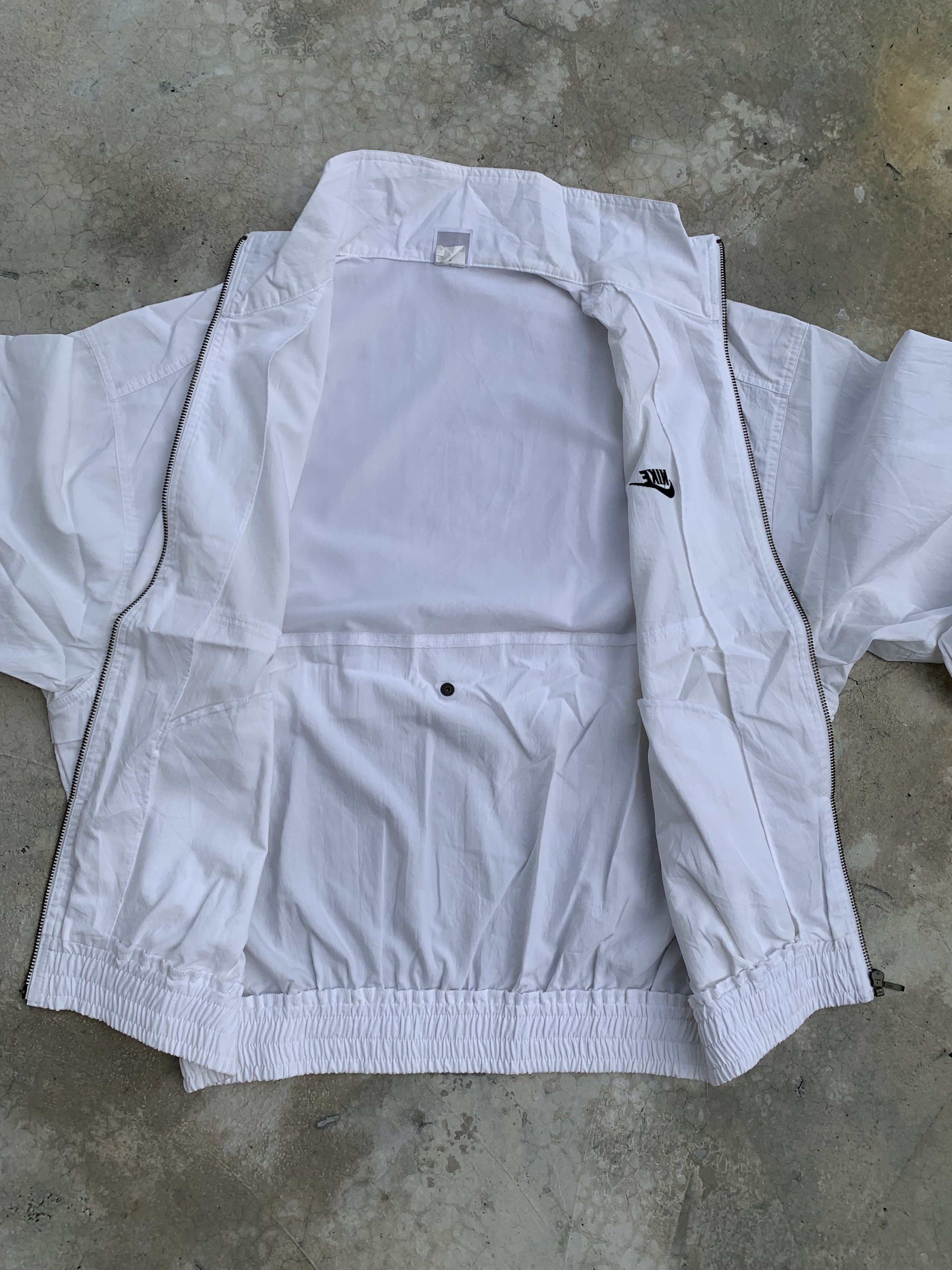 Nike Vintage 90s Nike Mini Swoosh Windbreaker Light Jacket Size US L / EU 52-54 / 3 - 9 Thumbnail
