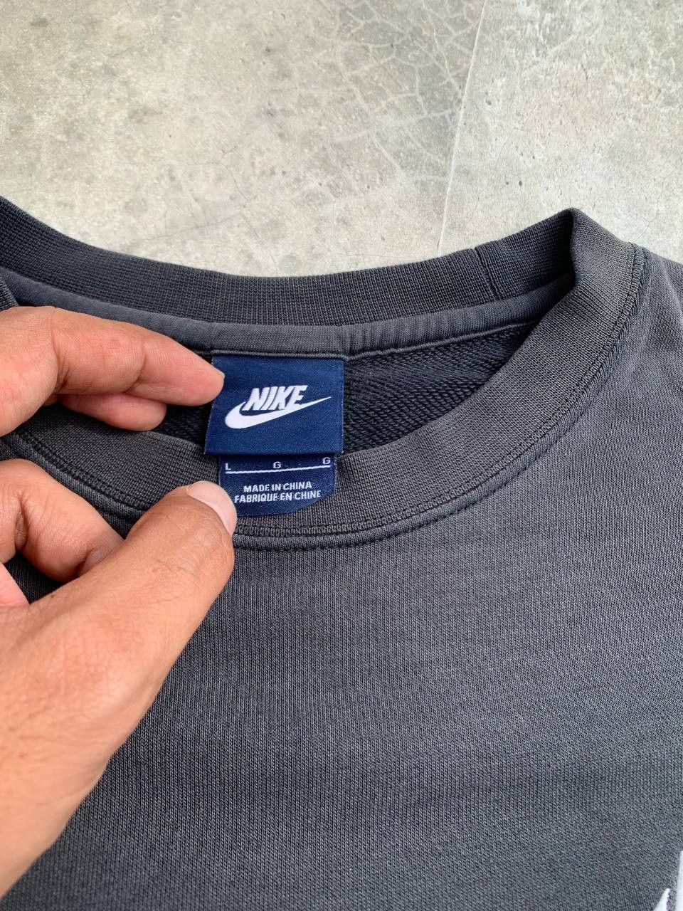 Nike Y2K Nike Vintage Small Swoosh Gradient Sunfaded Sweatshirt Size US M / EU 48-50 / 2 - 5 Thumbnail
