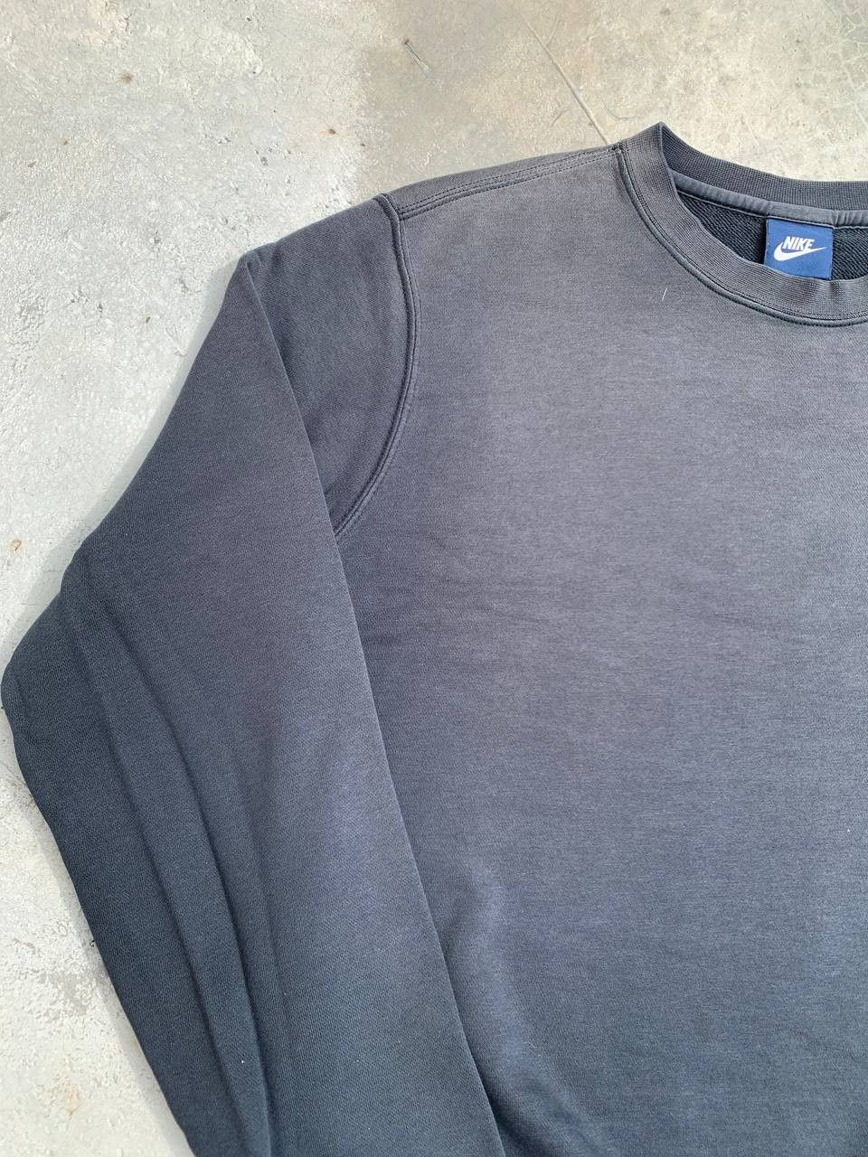 Nike Y2K Nike Vintage Small Swoosh Gradient Sunfaded Sweatshirt Size US M / EU 48-50 / 2 - 4 Thumbnail