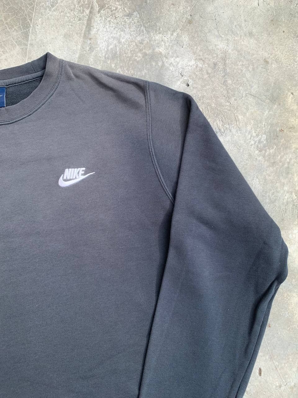 Nike Y2K Nike Vintage Small Swoosh Gradient Sunfaded Sweatshirt Size US M / EU 48-50 / 2 - 3 Thumbnail