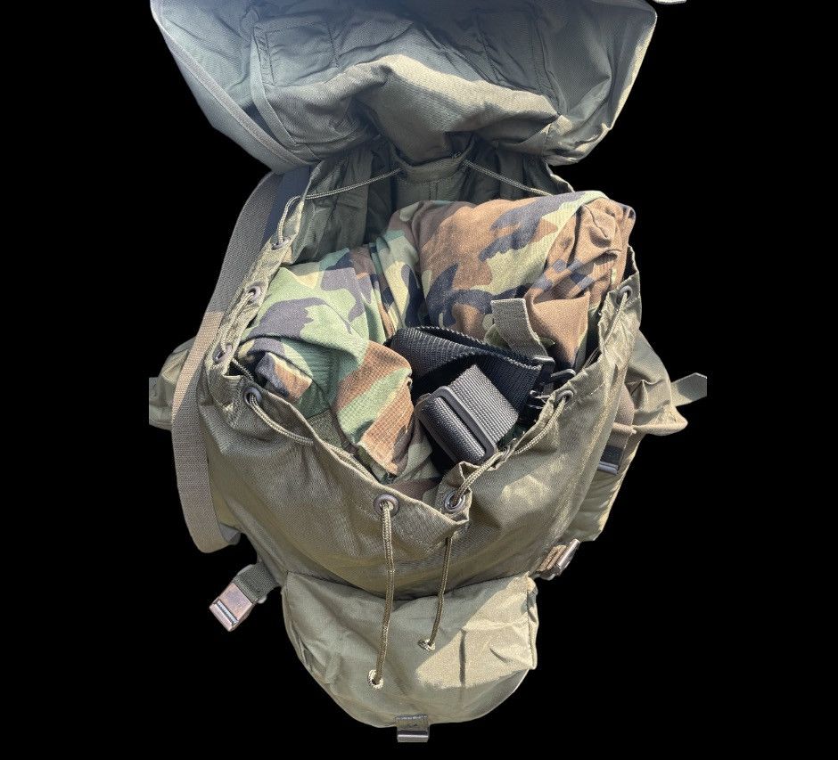 Vintage 70s Tactical Oversized Vintage Military BackPack Size ONE SIZE - 4 Thumbnail