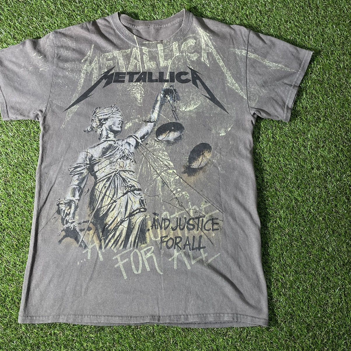 Vintage Vintage 90s Metallica Sun Faded Band Graphic Tee Grunge S Size US S / EU 44-46 / 1 - 3 Thumbnail