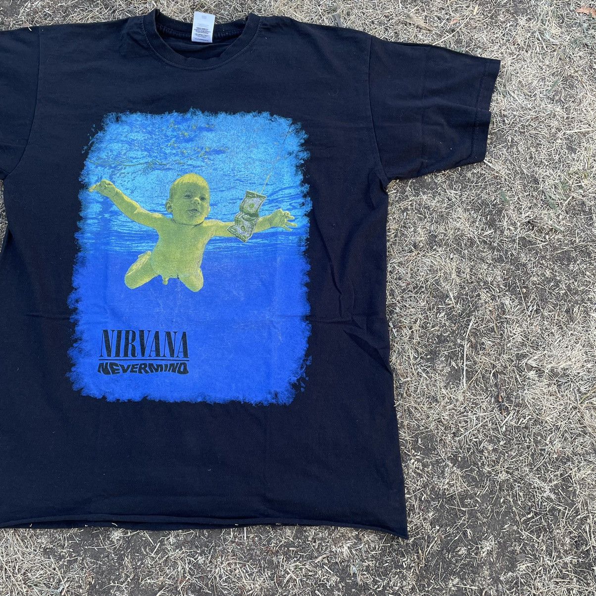 Vintage Vintage 90s Nirvana Nevermind Graphic Tee Grunge Baggy L Size US L / EU 52-54 / 3 - 3 Thumbnail