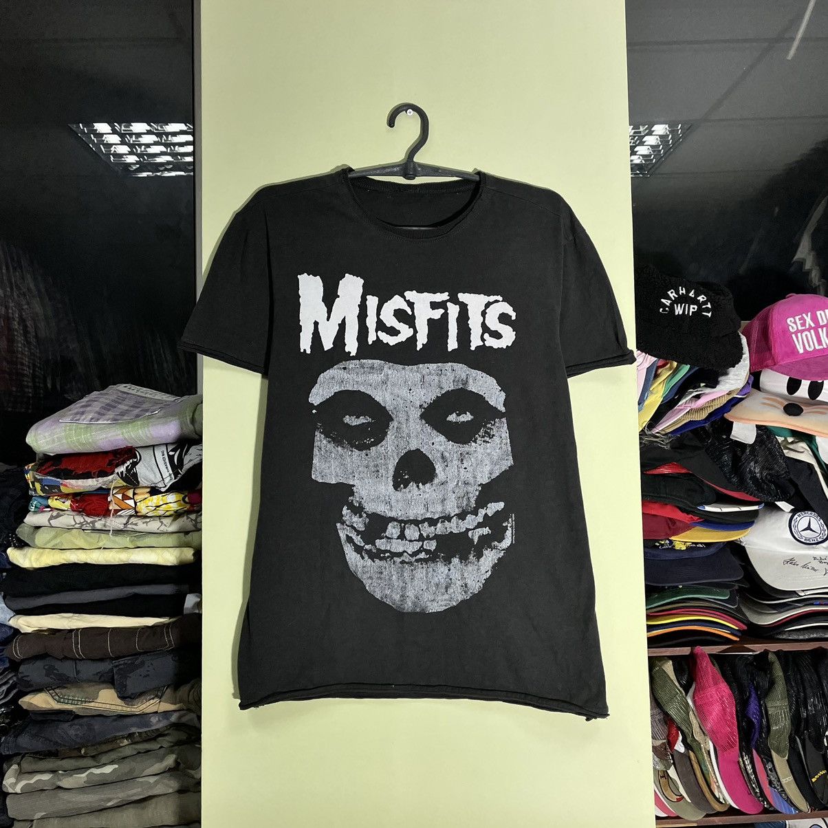 Vintage Vintage Y2K Misfits Band Tee Graphic Skull Punk Grunge M Size US M / EU 48-50 / 2 - 1 Thumbnail