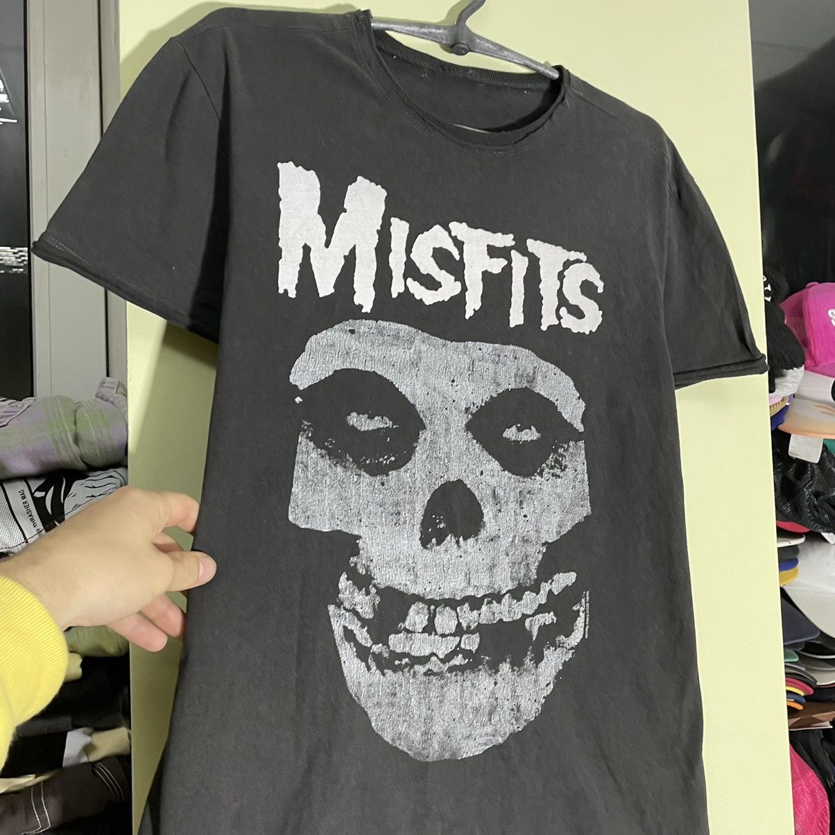 Vintage Vintage Y2K Misfits Band Tee Graphic Skull Punk Grunge M Size US M / EU 48-50 / 2 - 5 Thumbnail