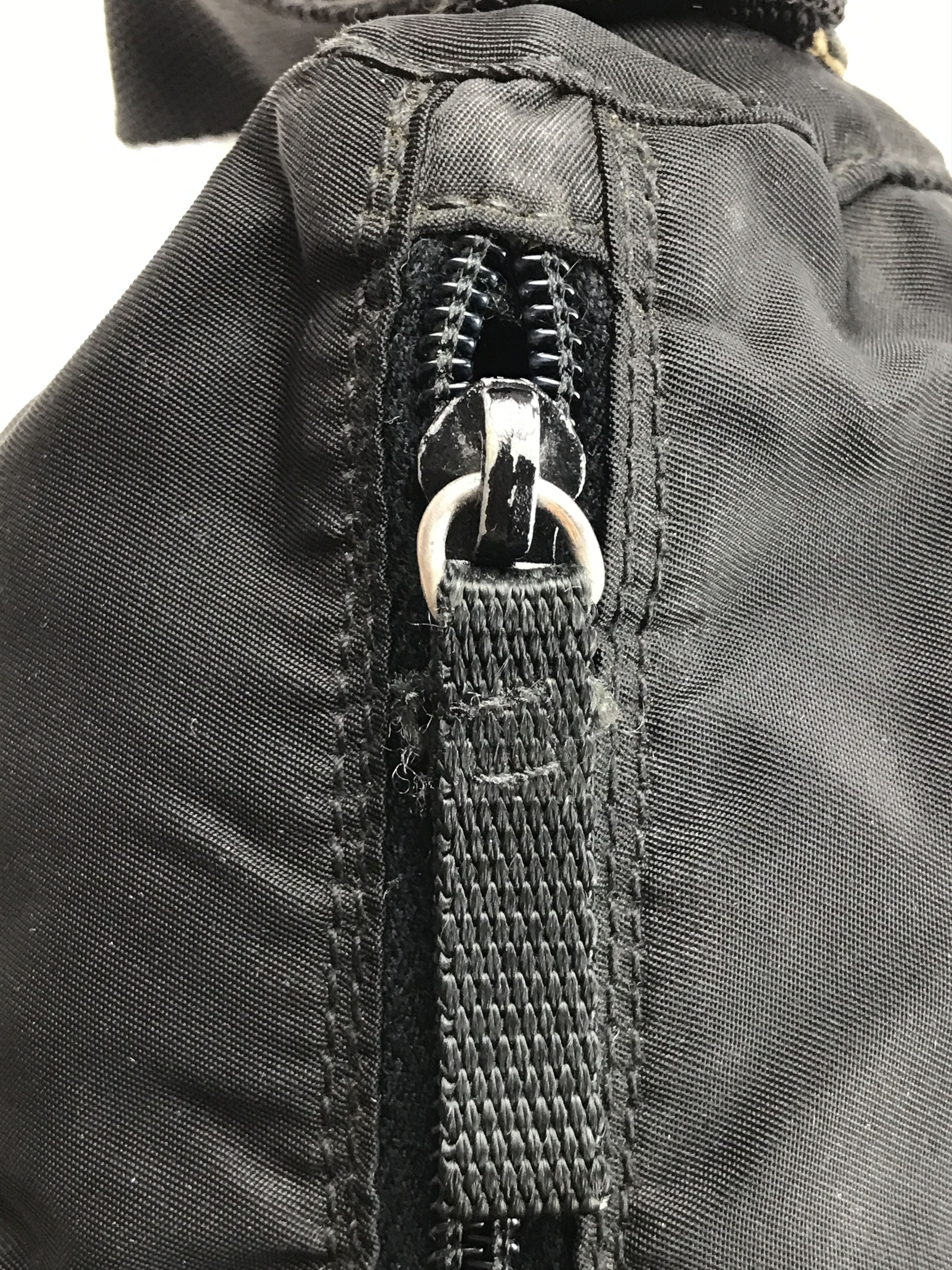 Prada Prada Vintage Tessuto Nylon Messenger Bag Size ONE SIZE - 20 Thumbnail