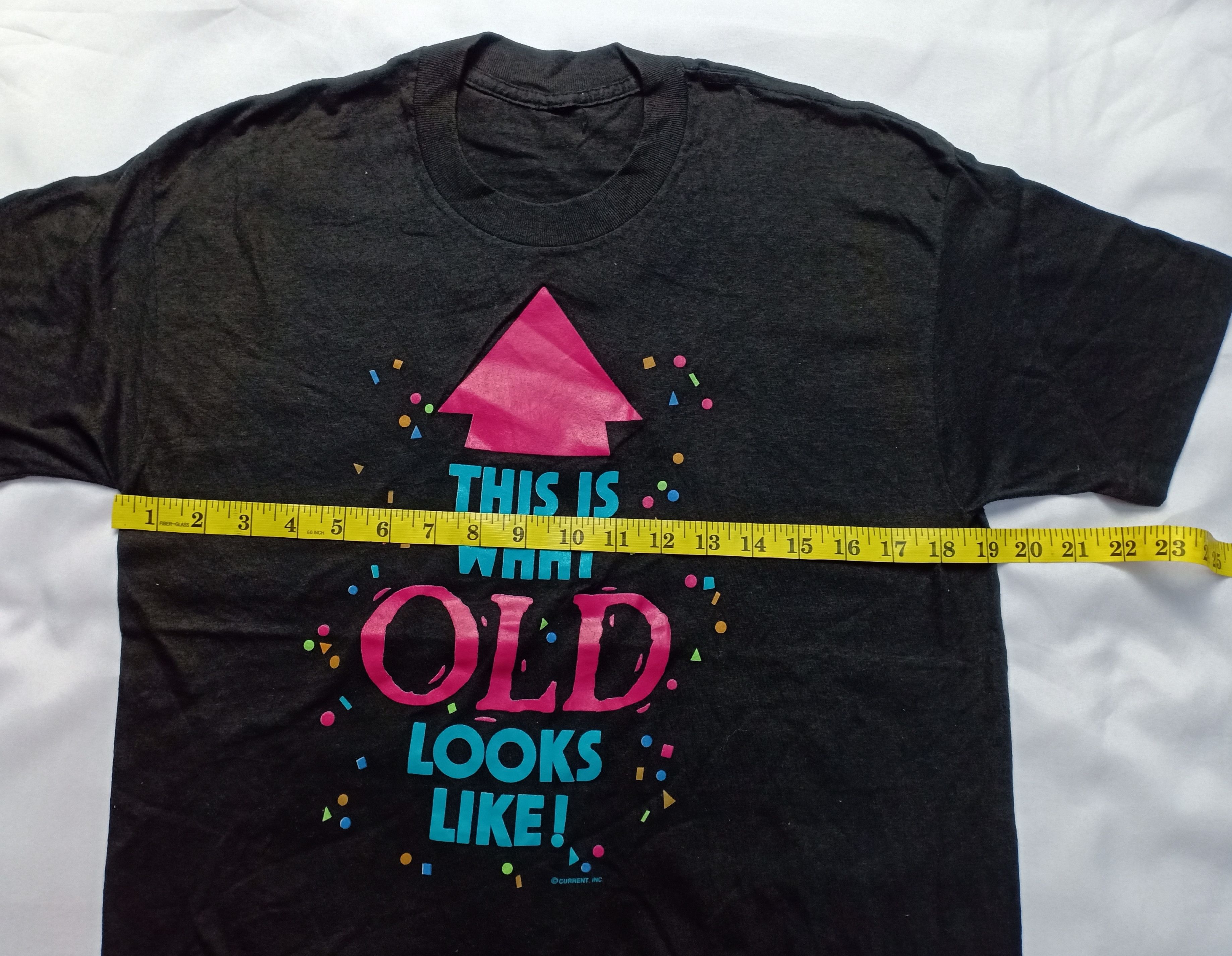 Vintage Vintage 80s Funny Word Tee 'This is What Old Looks Like' Size US M / EU 48-50 / 2 - 3 Thumbnail