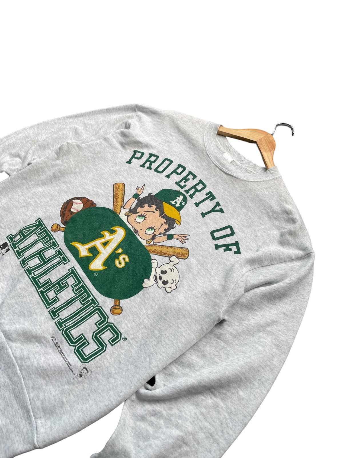 MLB Vintage 1992 Betty Boop x Oakland Athletics Crewneck Size US L / EU 52-54 / 3 - 4 Thumbnail