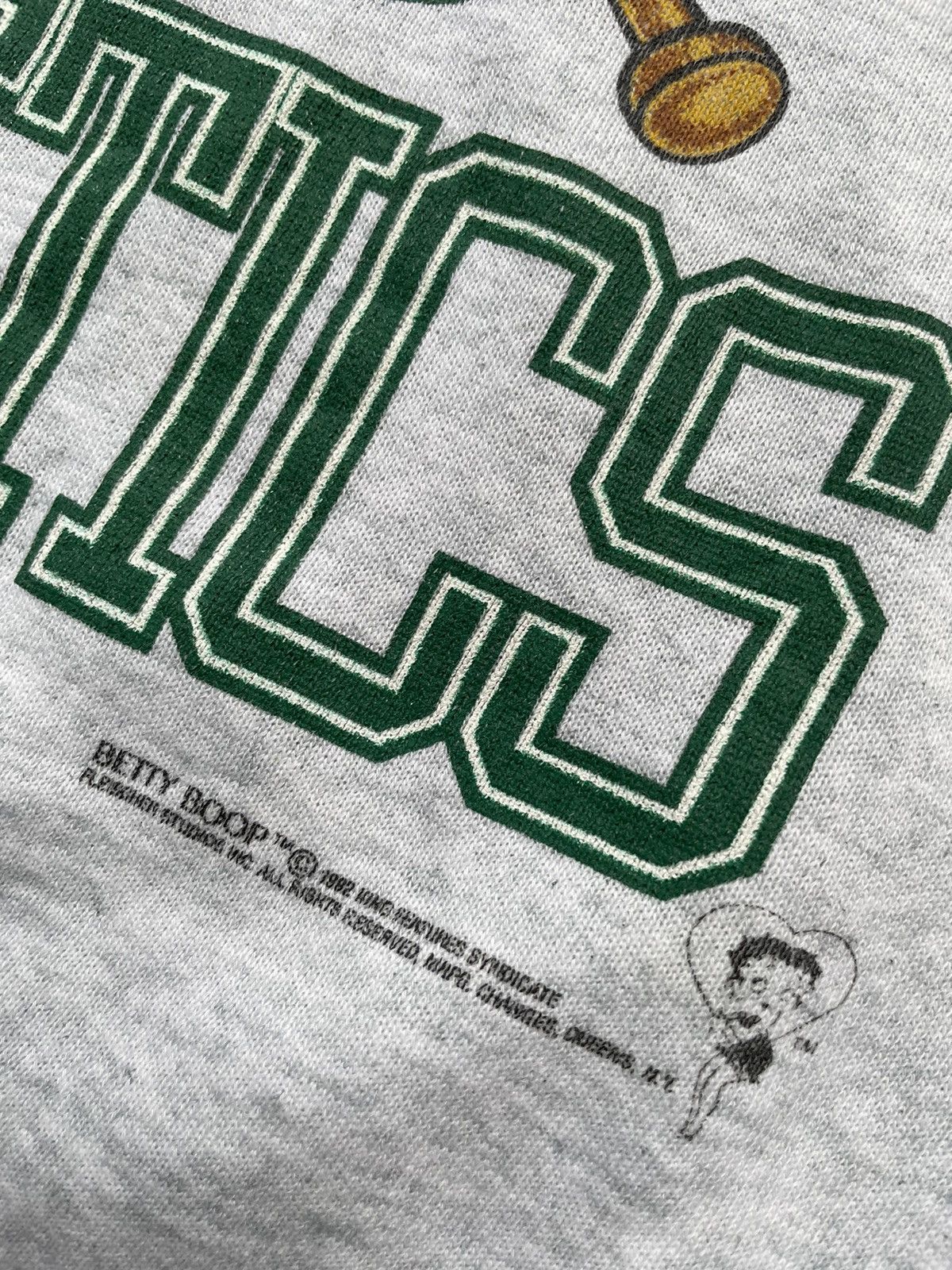MLB Vintage 1992 Betty Boop x Oakland Athletics Crewneck Size US L / EU 52-54 / 3 - 11 Thumbnail