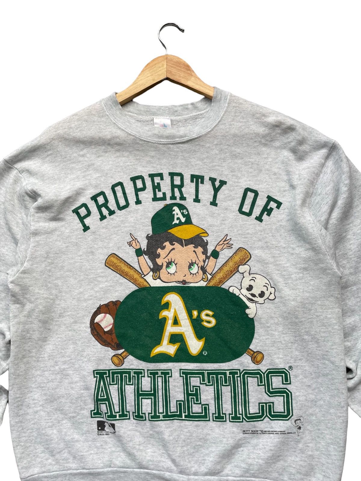 MLB Vintage 1992 Betty Boop x Oakland Athletics Crewneck Size US L / EU 52-54 / 3 - 5 Thumbnail