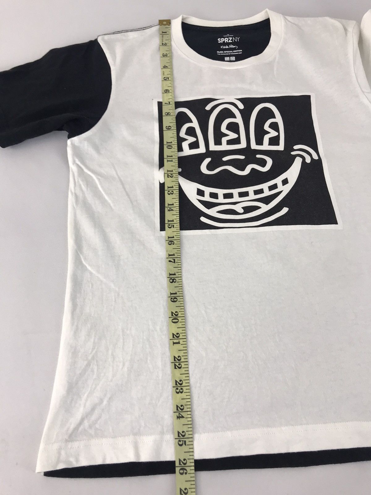Keith Haring SPRZNY Keith Haring MoMA Special Edition Face Logo T-shirt Size US M / EU 48-50 / 2 - 8 Thumbnail