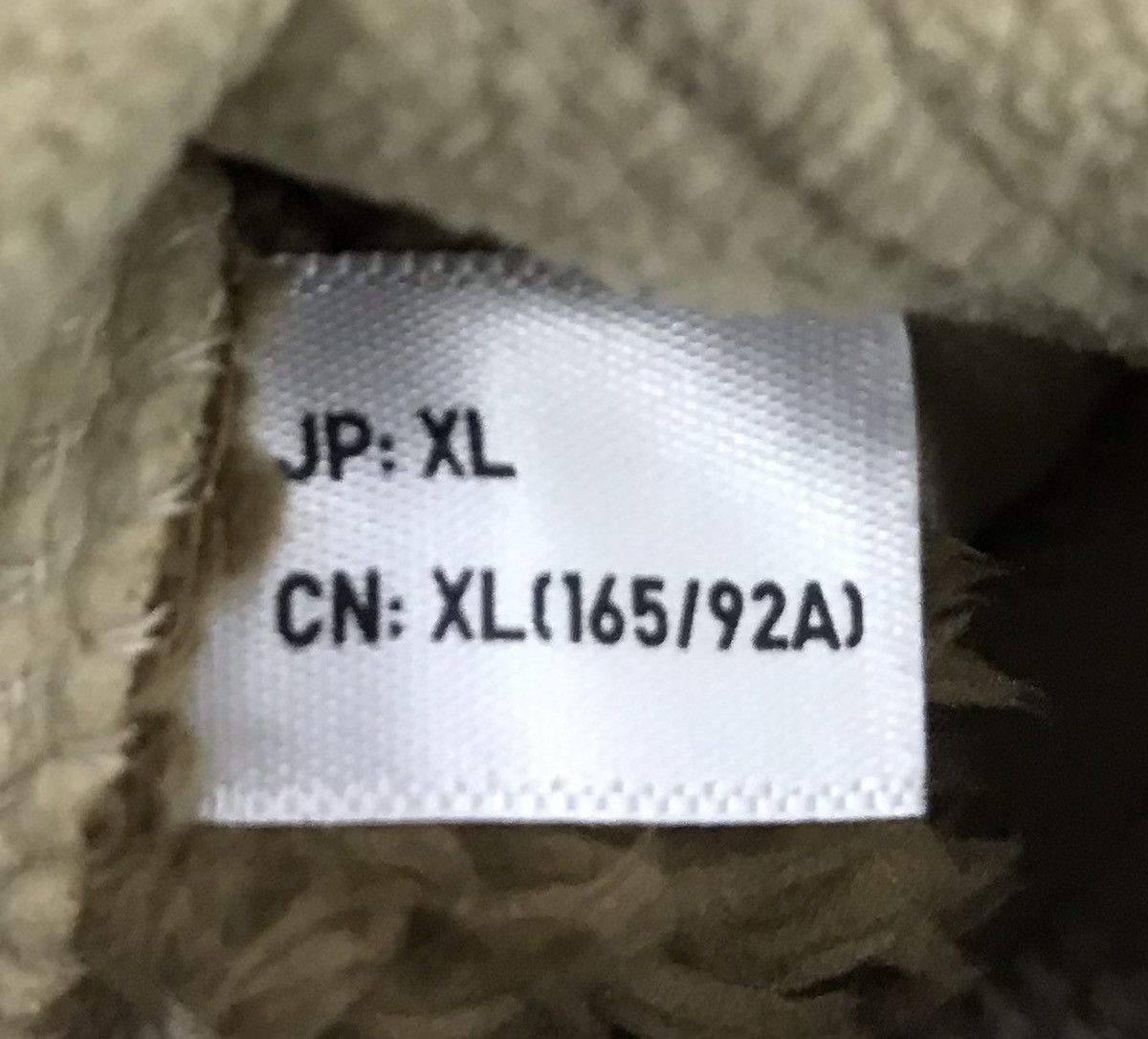 Uniqlo UNIQLO WINTER JACKET Size US M / EU 48-50 / 2 - 15 Thumbnail