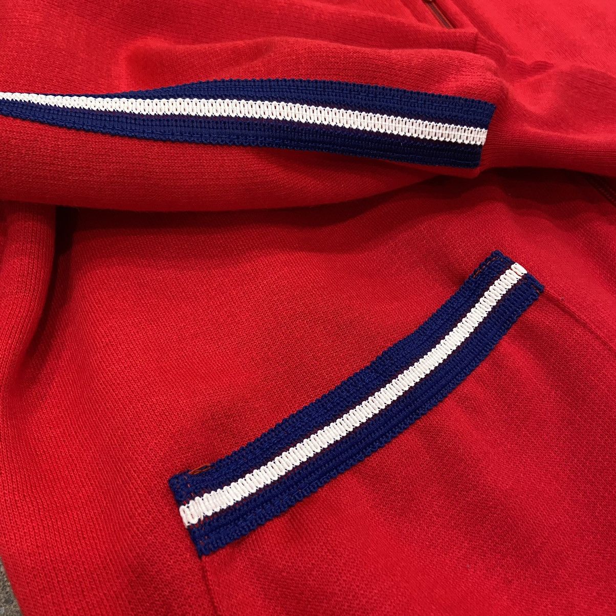 Vintage Vintage 1970s Red Acrylic Zip-up Sweater Size US M / EU 48-50 / 2 - 3 Thumbnail
