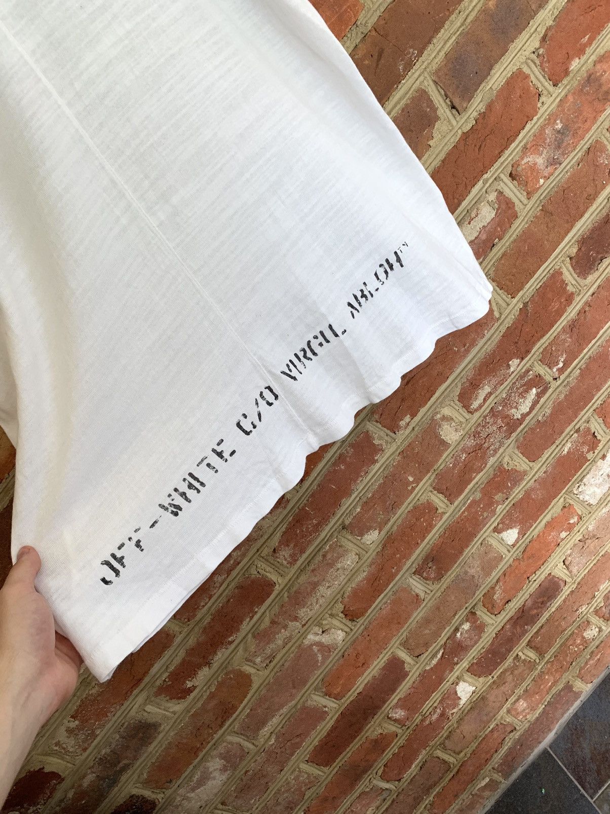 Off-White Rare OG Native American Indian Smoking Off-White Tee size M Size US M / EU 48-50 / 2 - 4 Thumbnail