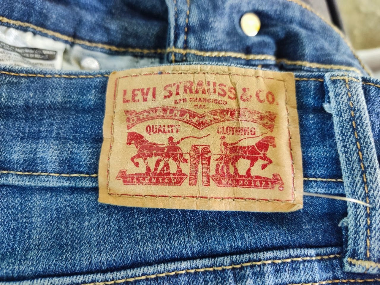 Levi's levis 585 mid rise skinny denim Size 30" / US 8 / IT 44 - 3 Thumbnail