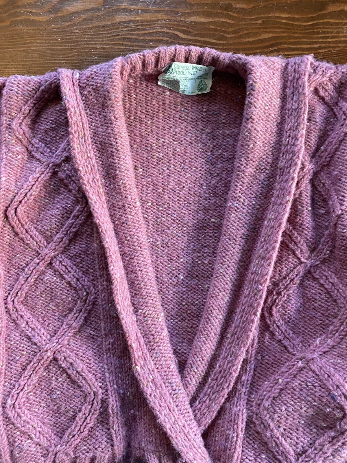 Vintage Vintage 80s Donegal Waist Button Pink Wool Cardigan Sweater Size M / US 6-8 / IT 42-44 - 7 Thumbnail