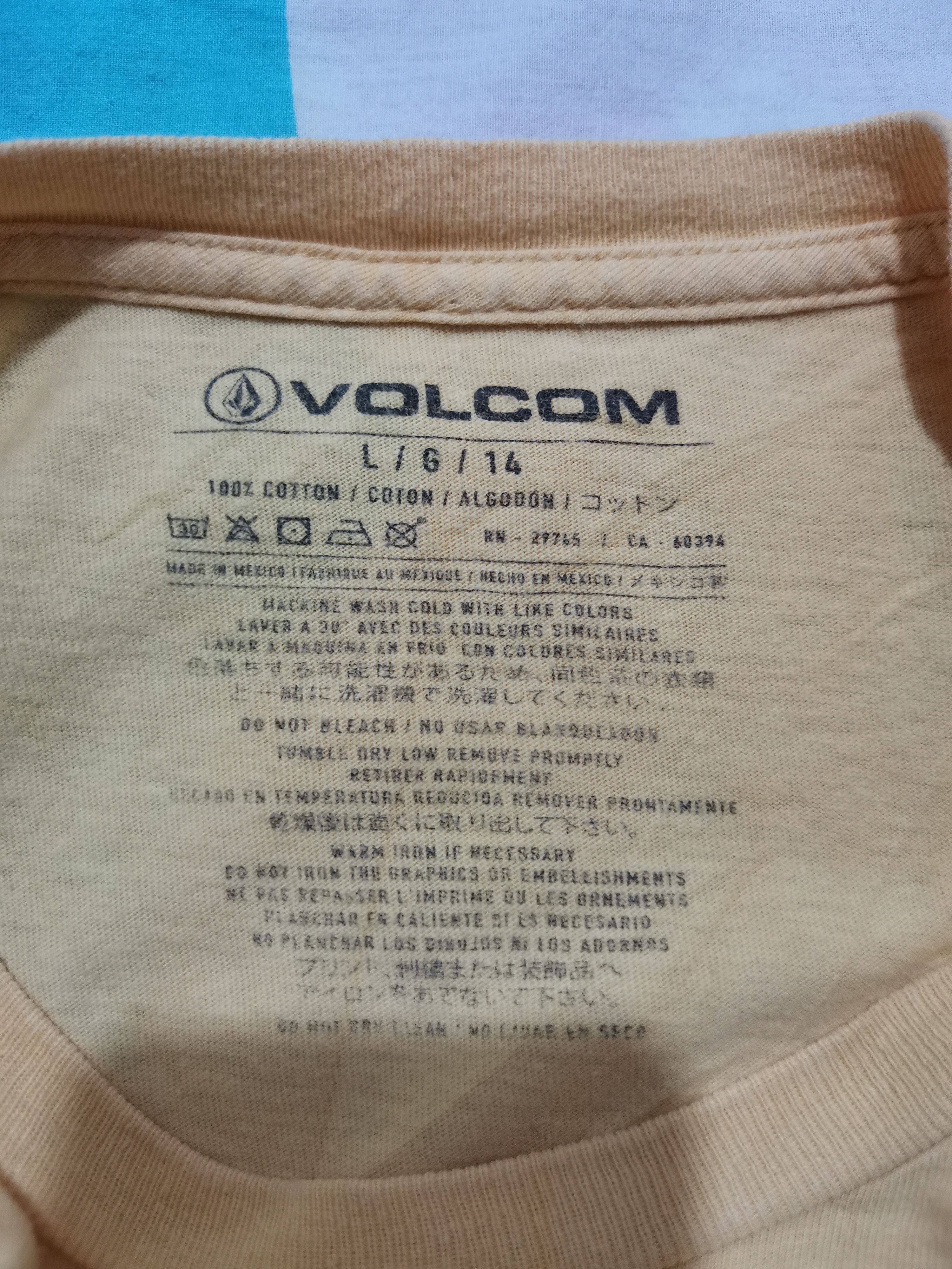 Vintage Vintage Volcom Pushead Skull Skateboard Tee Peralta Zorlac Size US L / EU 52-54 / 3 - 3 Thumbnail
