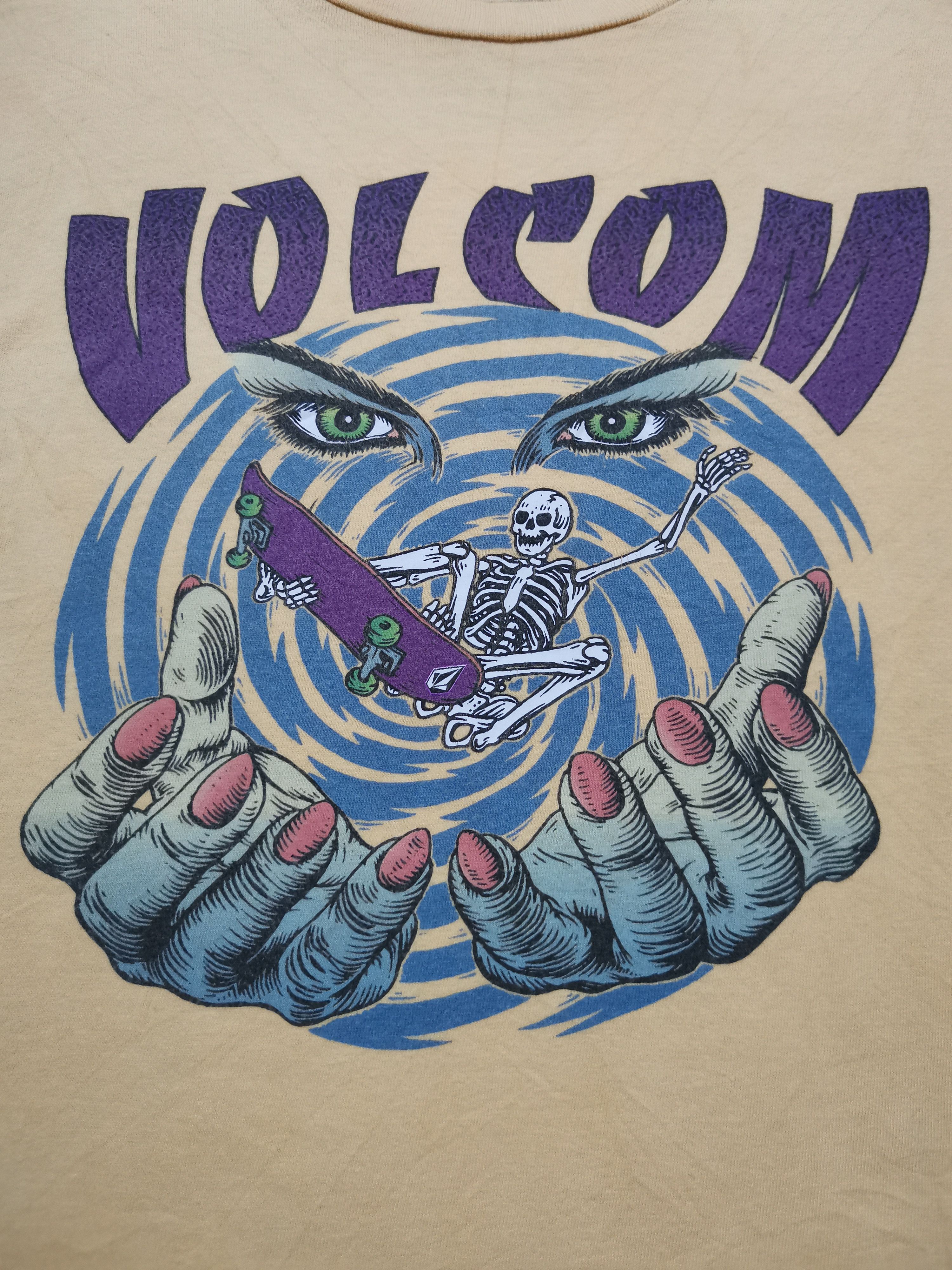 Vintage Vintage Volcom Pushead Skull Skateboard Tee Peralta Zorlac Size US L / EU 52-54 / 3 - 1 Thumbnail