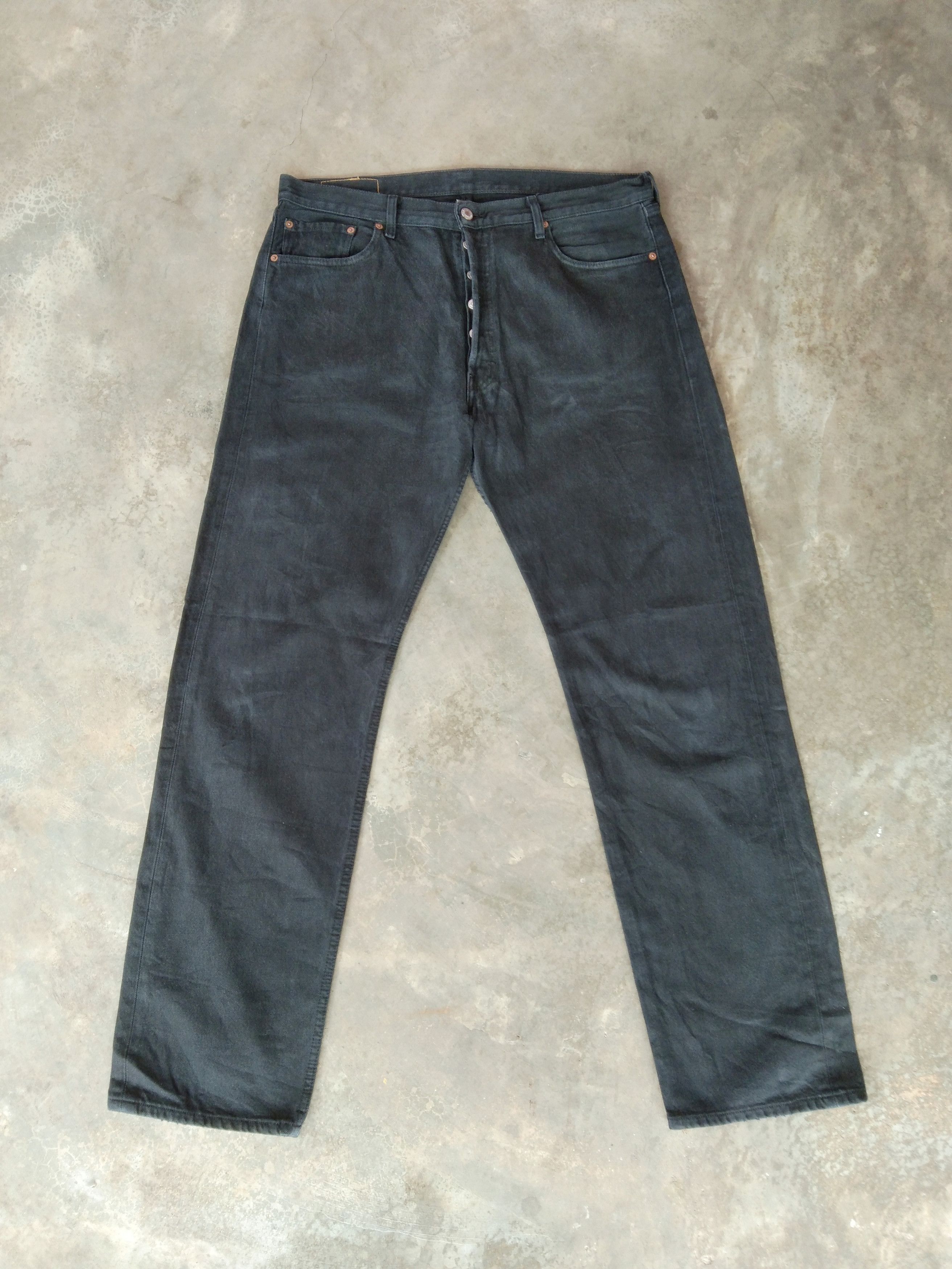 Levi's Vintage Levi's 501 Black Distressed Jeans 38x34 Size US 38 / EU 54 - 1 Thumbnail