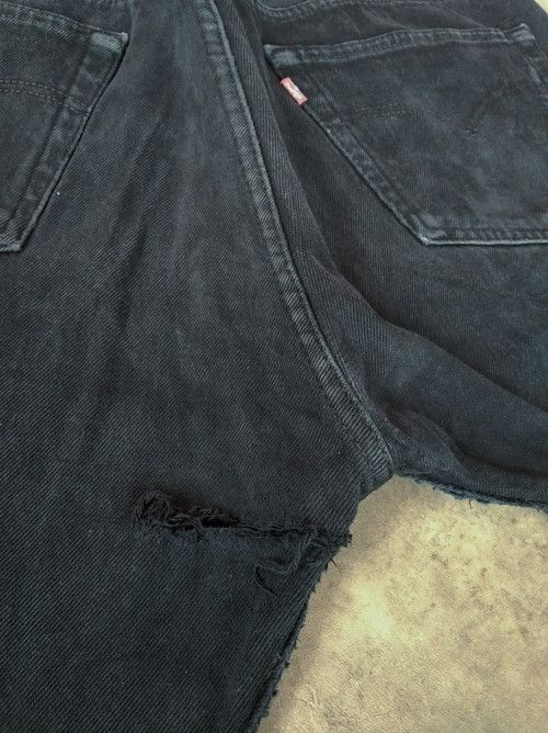 Levi's Vintage Levi's 501 Black Distressed Jeans 38x34 Size US 38 / EU 54 - 5 Thumbnail
