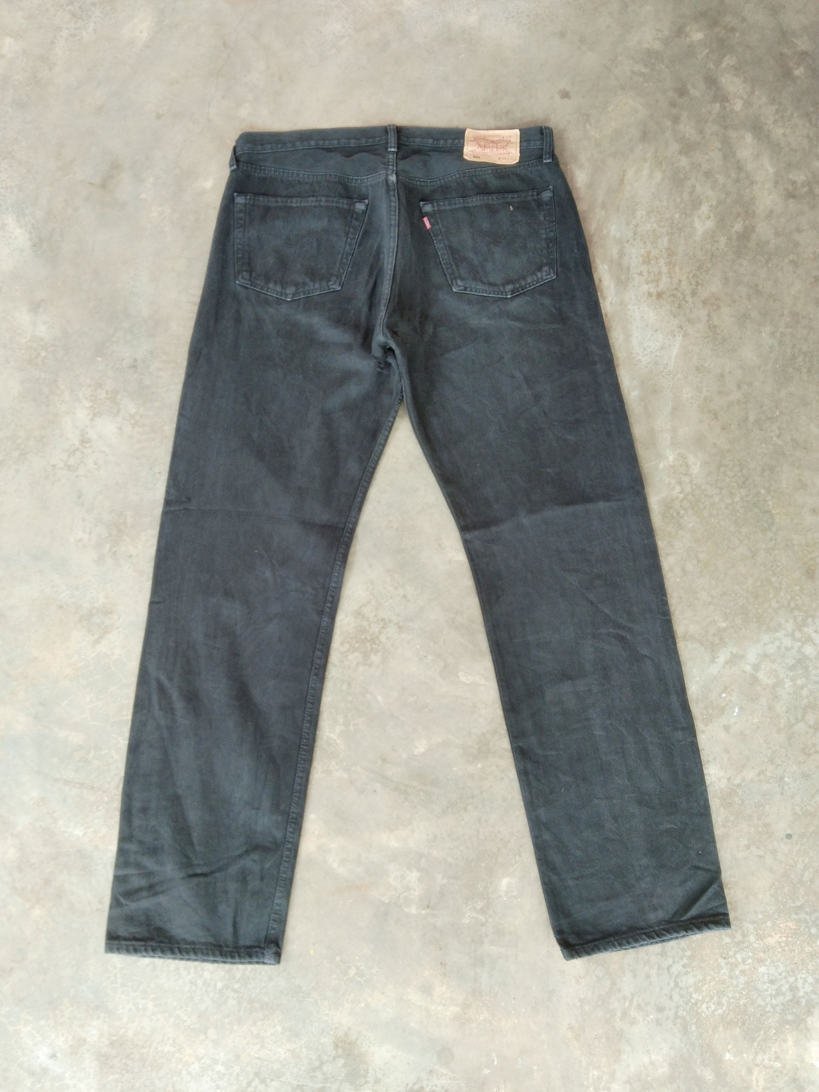 Levi's Vintage Levi's 501 Black Distressed Jeans 38x34 Size US 38 / EU 54 - 2 Thumbnail